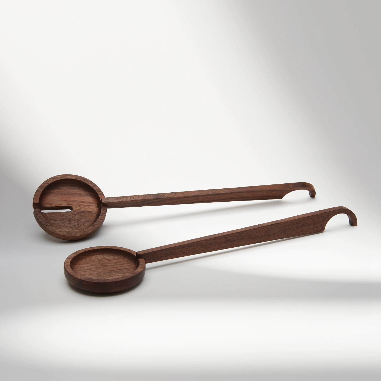An oldie but goodie... ... Our T1 | Salad Servers are made out FSC solid walnut with minimum waste and finished with coconut oil and beeswax ☑️ The long handles are super comfy to use while keeping the spoons from sliding of the bowl.
.
.
.
#gracesouky #domesticcollectables #saladspoons #walnutspoon #woodenspoon #cerealmag #cerealmagazine #apartmenttherapy #kinfolktable #kinfolk #atmytable #designmilk #mocoloco #designsponge #cottonmag