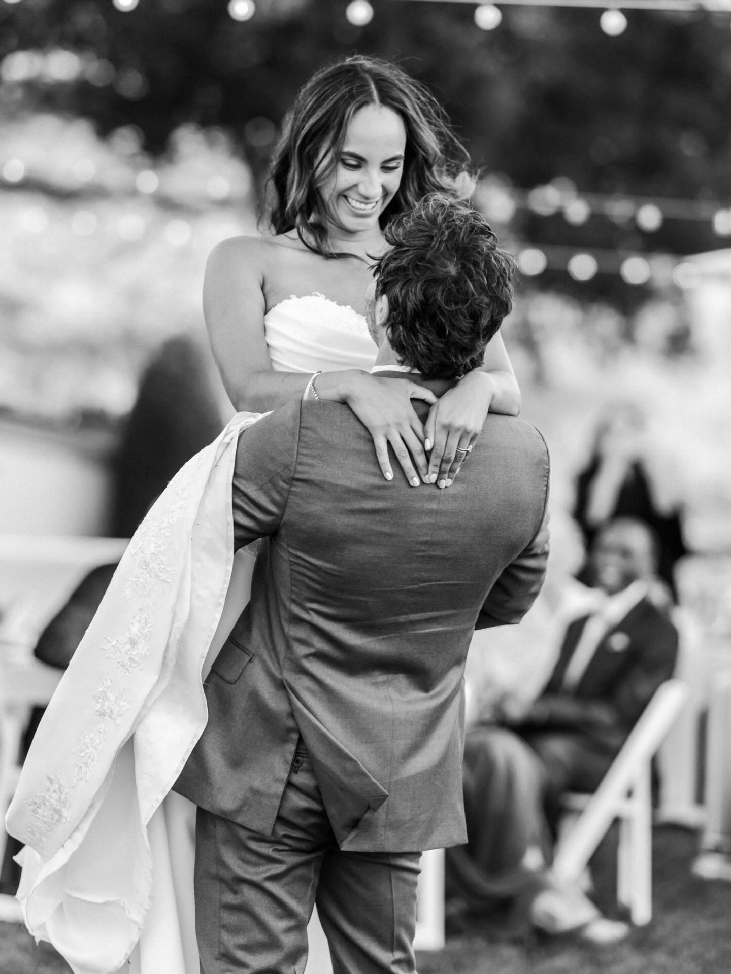 When the music hit and he lifted his bride like she weighed nothing at all… that’s the kind of first dance you don’t forget. Pure joy. Pure trust. Pure magic. 🤍
Moments like this are why I love what I do.
Venue: @chateaunoland
Planner: @saraelizabethweddingsandevents
Photographer: @burlapandoakphoto
Videographer: @sn.fly.film
Catering: @grapevine.catering
Bar: @daringtodreamevents
Floral: @hepburnandjane
DJ: @kramerevents
Beauty: @dreamcatcherartistry @daniellegerkens_llc
Rentals: @gycrentals
Childcare: @centralcoastnannies
Transportation: @slosaferide
Dog Rescue: @novysark
2nd Photo: @annalillianphotography
Chateau Noland Wedding Day.
#ChateauNolandWedding #ChateauNoland #SanLuisObispoWedding #SanLuisObispoPhotographer #SLOWeddingPhotographer CaliforniaWeddingPhotographer CentralCoastWedding CentralCoastPhotographer SLOCountyWedding SLOWeddings SLOWeddingVenue SanLuisObispoBride CaliforniaBride CaliforniaWedding LuxuryWeddingVenue CaliforniaWeddingVenue WeddingInspiration ElegantWedding RomanticWedding OutdoorWedding EstateWedding WeddingPhotographerCalifornia WeddingPhotosSLO BurlapAndOakPhoto SLOPhotographer WeddingPhotographerSLO WeddingPhotographyInspo CaliforniaWeddingPhotography ChateauNolandBride ChateauNolandVenue