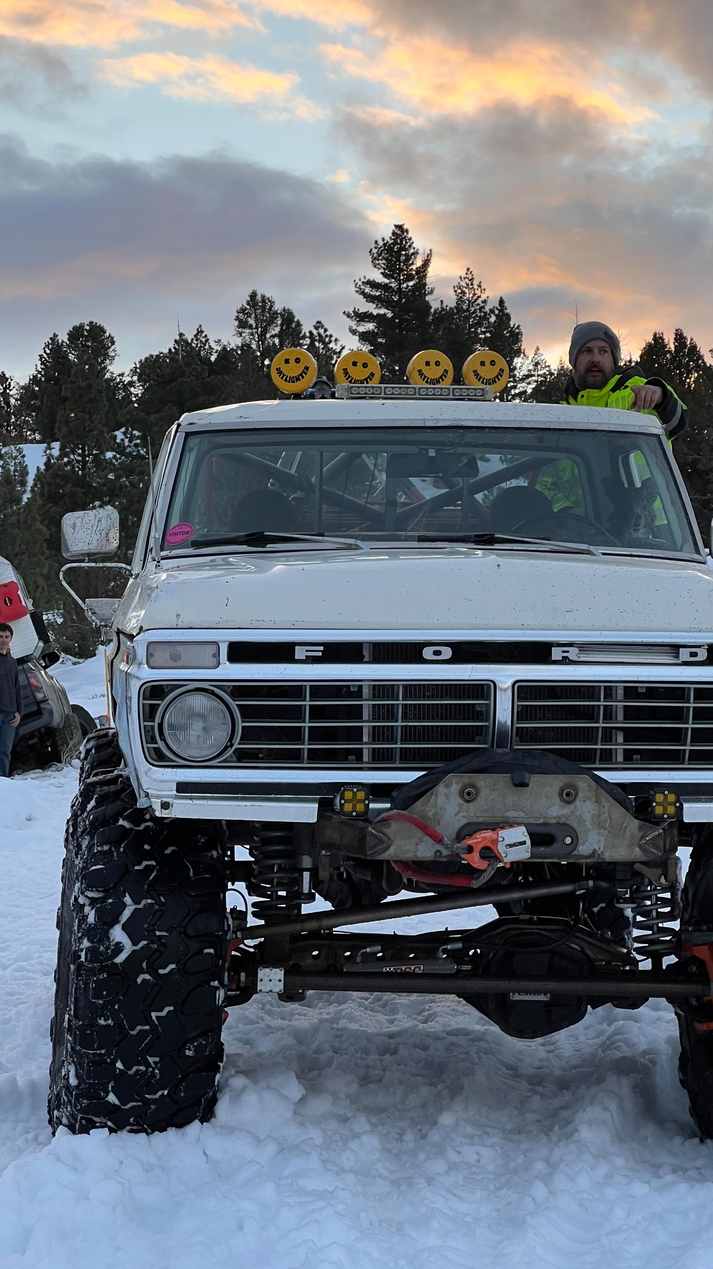 Rescuing rides in the #easternsierra snow! ☎️ 760-625-4537
This low snow year has opened up epic off-road spots, and we're here for it! Think hot springs, wild horses, and secluded campsites. Save our number for when you need a helping winch
Visit www.frosty4wheeler.com for insider knowledge