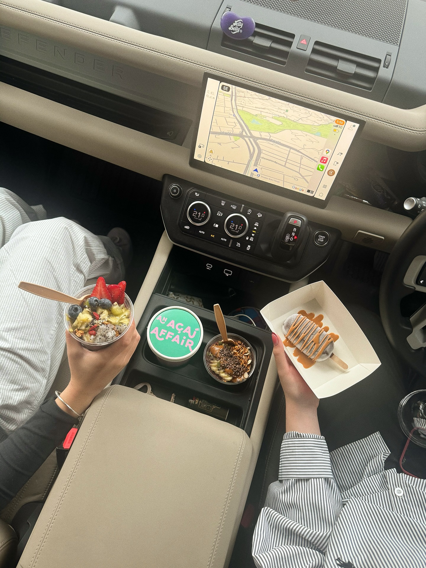 This is your sign to grab your Valentine (or Galentine!) and head out for an açaí car date this weekend 🚗💘✨