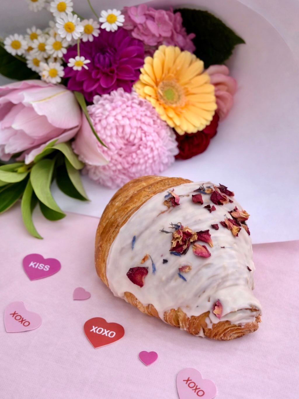 💘 Valentine’s Day Just Got Sweeter 💘
Surprise your lover with something unexpectedly delicious…
✨ A Red Velvet Cookie Croissant ✨. From- @charlie__bakery 😋
Flaky, buttery layers filled with rich red velvet goodness — the perfect sweet treat to add to any flower order 🌹
💌 Available for delivery Friday morning or Saturday morning
🎁 Or pick up in-store for a last-minute love surprise
Make their Valentine’s unforgettable with flowers and a little indulgence ❤️
👉 Order now via our website for quick, easy ordering
Limited availability — don’t miss out!