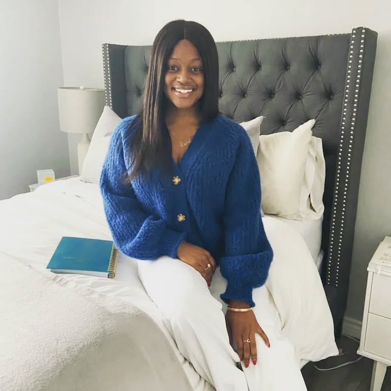 💫It's almost the weekend, but I figured I would check-in and see how your week is going.
Tbh, my week is going great, and the year is off to a good start.
✅I booked my first speaking engagement of 2022
✅I've had three orders on my website so far.
💫What's been the best part of your week? Let me know in the comments?
To your continued success,
#darkskinbeauty #darkskinwomen #ottawa #blackgirlswhoblog #blackwomeninspiration #blackwomeninluxury #melaninpoppin #melanin #HRlife #HRBP #MillennialEmployee #Leadership #Recruitment #HR #career #HRTalk #CareerConversations #PreciselyCareers #joboffer #blackwomenintech