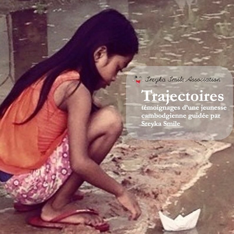 ✨Annonce Spéciale de Fin d’Année 🌟
Nous sommes ravis de partager avec vous : le premier épisode de “Trajectoires”, notre podcast captivant, qui vient d’être lancé pour clôturer cette année !
🔈Retrouvez-le sur votre plateforme d’écoute préférée ou via le lien dans la bio de @sreykasmile pour l’écouter sur Spotify.
Depuis 2011, notre ONG œuvre au Cambodge. Elle accompagne des enfants défavorisés sur le chemin de l’autonomie et de l’indépendance. L’association utilise des projets dits « macros » qui bénéficient à un ensemble de communautés, servant de passerelle pour mieux identifier les besoins spécifiques et offrir un accompagnement interactionniste à chacun. La diversité de ces histoires est la richesse de Sreyka Smile.
🎙️Dans ce podcast, le reporter Kris Janssens s’est rendu à la rencontre de ces jeunes. Il nous présente les récits captivants de leur parcours de résilience, d’espoir et de persévérance sur le chemin d’une vie meilleure.
Pour le premier épisode, nous rencontrerons Chankhna, un jeune homme ambitieux qui souhaite devenir le premier médecin spécialisé en pédopsychiatrie du Cambodge.
👂“Trajectoires” est une expérience auditive qui promet d’émouvoir, d’inspirer et de vous faire voyager.
Pour ne manquer aucun épisode de “Trajectoires” n’oubliez pas de vous abonner, en cliquant sur le bouton d’abonnement. Vos oreilles vous remercieront !
🇬🇧 De plus, nous sommes ravis de vous annoncer qu’une version anglaise du podcast est prévue courant 2024.
🙏🏻 Merci de votre soutien continu à Sreyka Smile, grâce à vous, nous pouvons créer des histoires pour un changement et des opportunités. 💫
#ong #association #cambodge #jeunes
#TrajectoiresPodcast #SreykaSmile #FinDAnnée #Inspiration #ChangementDeVie