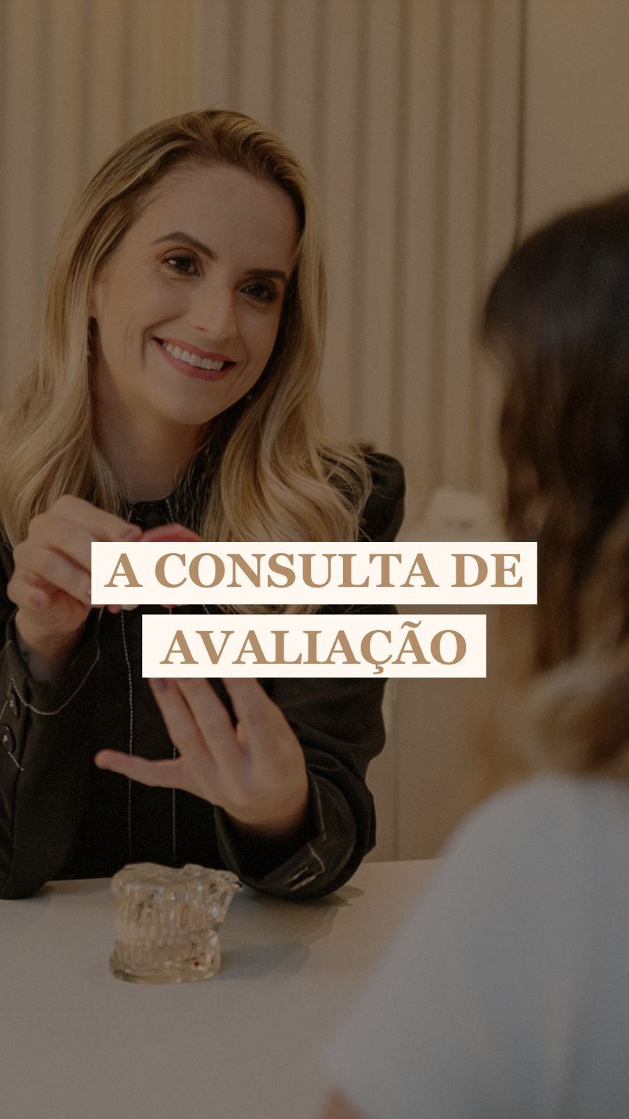 Muita gente acredita que a primeira consulta é apenas “dar uma olhadinha”.
Mas avaliar não é improvisar.
A consulta de avaliação envolve conversa, exame clínico, análise de exames e responsabilidade profissional.
É nela que se constrói um diagnóstico seguro e um plano de tratamento adequado. E isso exige tempo, estudo e atenção.
Por isso, essa consulta é paga. Porque cuidado de verdade começa antes de qualquer procedimento.
Valorizar essa etapa é valorizar a saúde, a segurança e o resultado.
👉 Se você precisa de uma avaliação completa e cuidadosa, agende sua consulta comigo pelo link da bio.
📍Atendimento em Belo Horizonte
#tratamentodedente #dordedente #dentistabh #dentistacirurgiabh #saudebucal #bucomaxilobh