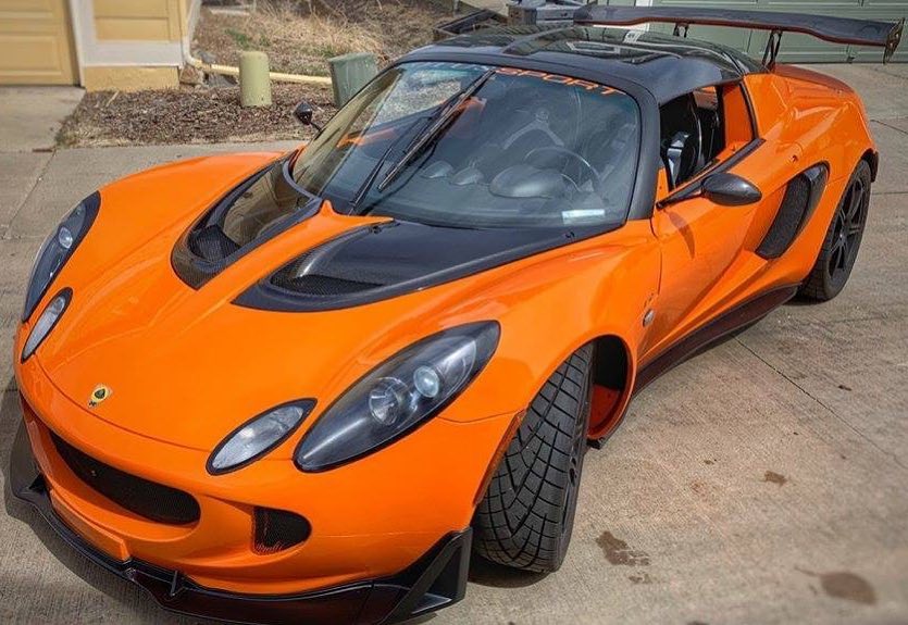 Beautiful chrome orange Elise in Colorado sporting the gloss carbon Elise ducts! #lotuscars #lotuselise #elise #carbon #carbonfibre #carbonfiber #composites #lotusnation #prideofhethel #madeintheuk #osportdesign