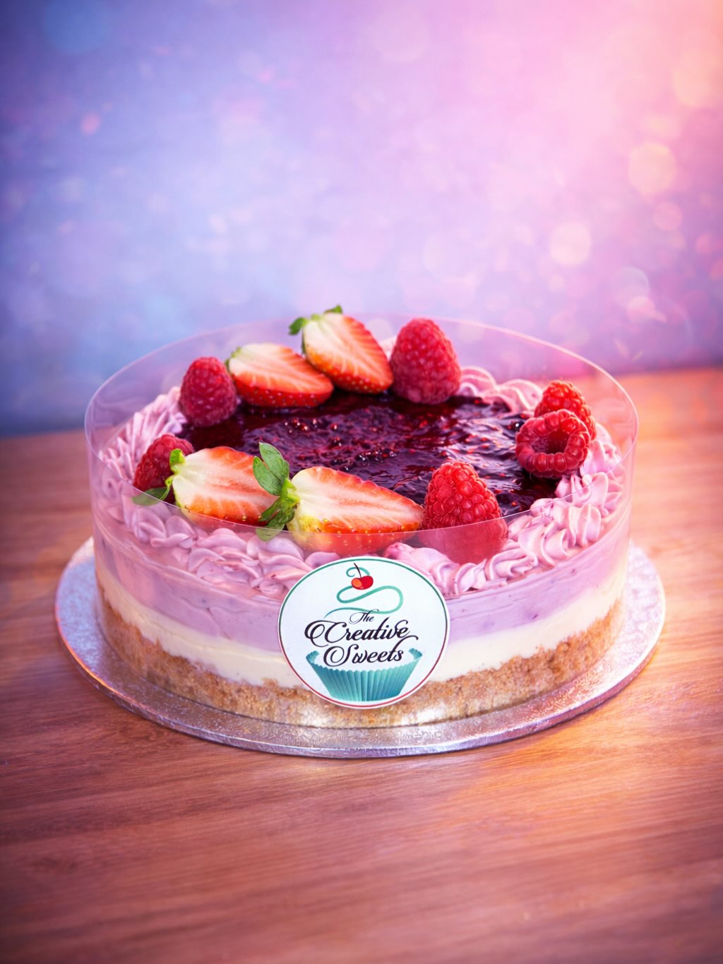 đ Valentineâs Day â Sweet Treats đ
Whether youâre looking for a small sweet gift or something special to celebrate, Iâve created some Valentineâs treats just for you.
đ° Sweet Mini Box â ÂŁ7.50
⢠Red Velvet cupcake with cream cheese frosting and berry confit
⢠1 Triple Chocolate cookie
đ° Sweet Mini Box 2 â ÂŁ10
⢠Vanilla cheesecake with berry confit x2
đ° Berry cheesecake 6/8 servingsâ ÂŁ30
Perfect as a Valentineâs gift or a little treat to share.
đ My handcrafted Valentineâs cakes and mini cakes are also available, ideal for celebrating love in a bigger way.
⨠Limited edition â pre-orders recommended
#valentinetreat #valentinedaygift #woolwichcake