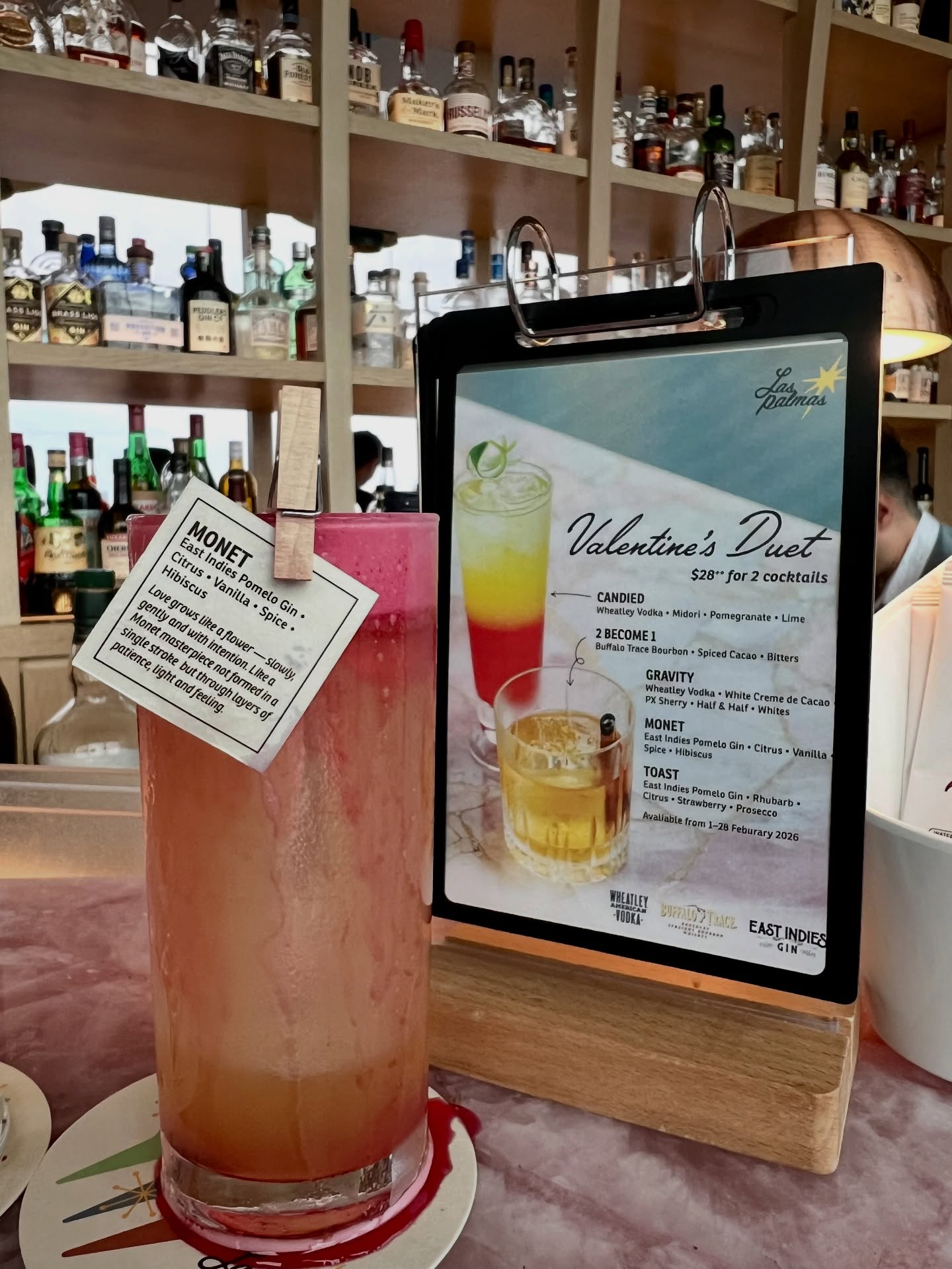 Rooftop Valentine’s Day ❤️
Only a few days left to enjoy the views from Las Palmas from the 33rd floor in Novena. Try one of their East Indies Gin cocktails, featuring the Bali Pomelo Pink Gin…perfect for Valentine’s Day 🙌
But if you can’t make it this weekend it’s okay…Las Palmas has these featured cocktails all month!