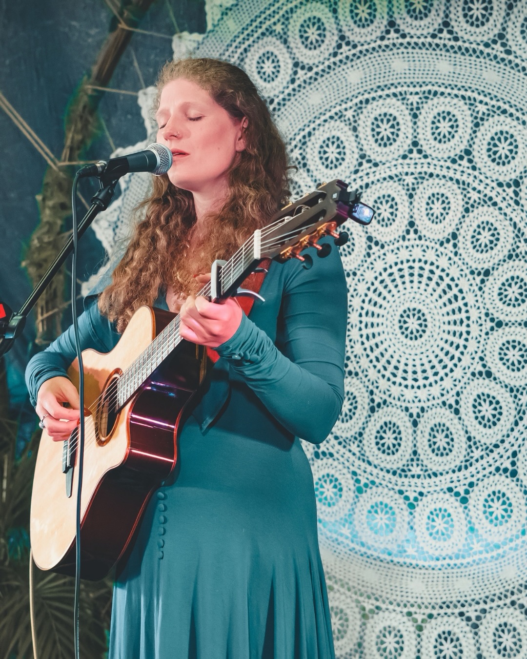 Some words from our dearest @lucywyldemusic, Founder of Medicine Woman Gathering 💙💚🧡
About our upcoming event Women Of Peace 🪽
…
…
“For me, what truly matters is that we do not turn a blind eye to what is happening in the world. We have the power to come together, to listen, to witness, and to share in the lived experiences of women across the globe.
To pray for peace. To pray for equity. And to remember, deeply, that we are not free until all women are free.”
🌎🙏❤️
Have you got your ticket yet, loves? 7th March at @embercombeuk - options to stay the night before, after or both x
💖 Pictures from our first MWG back in 2024 🌿