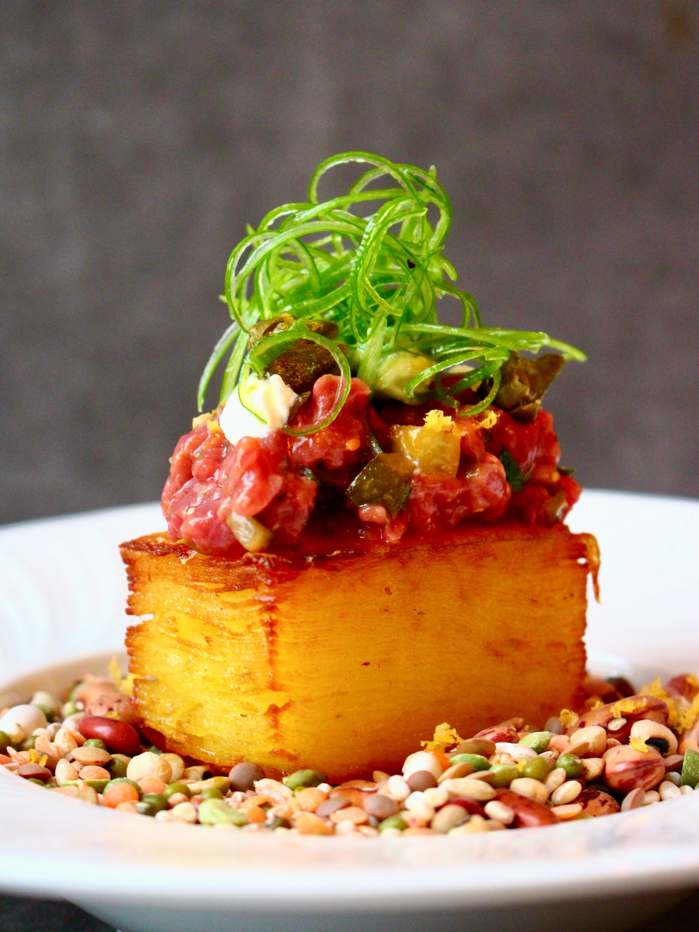 Small appetizer: Crispy potato with beef & avocado tartare, cured egg yolk, and horseradish sour cream 🥔🥑🥩✨
#appetizers #beeftartare #avocadolovers #friedpotatoes #dinnerparty