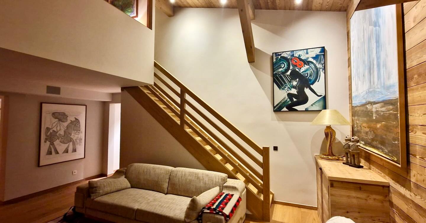 📍Duplex entièrement rénové - un projet mené de A à Z.
Chaque espace a été repensé pour retrouver chaleur, fluidité et caractère, tout en respectant l’âme du lieu.
Boiseries, agencements, choix des matériaux, ambiance lumineuse, décoration… rien n’a été laissé au hasard.
Créer un intérieur qui respire l’harmonie et le confort, c’est tout le sens du travail chez Alp’Intérieur.
Un accompagnement complet, du premier croquis jusqu’à la dernière touche déco.
#megeve #montdarbois #paysdumontblanc #prazsurarly #renovation
Bertrand DESMONS 📲+33 (0)6 24 22 25 79 💻contact.alp.interieur@gmail.com