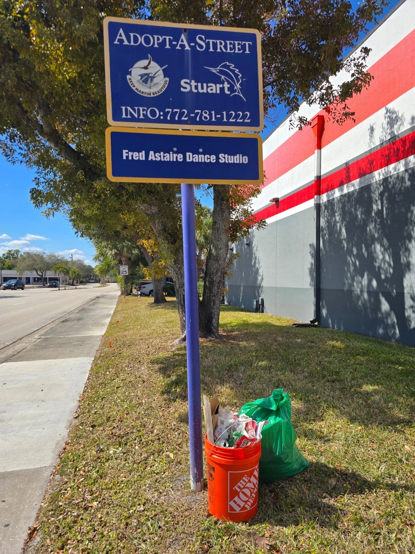 Tax season means I get to be in Stuart to clean up on Central! It may not be my town anymore, but it's still my street. ๐๐
I thought it was cool down here, but I guess the heat decided to return. ๐ฅต
16 pounds of trash (2 bags and a bucket) on @fredastairestuart and our Adopt-A-Road! ๐
#KeepMartinBeautiful #CleanupFL #TrashCleanup #ProtectWildlife