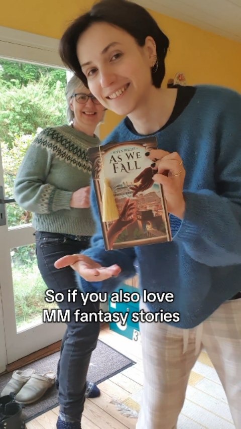 My mom has genuinly helped me sell SO many books đĽ˛