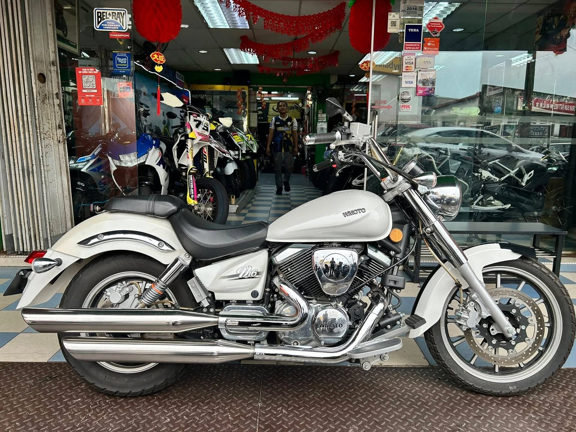 HOT HOT SALES!!😍HOT TRADE IN !!!! 2022 WMOTO V16 !! 250cc CRUISER , READY STOCK !!!ORIGINAL CONDITION !!! VIEW TO BELIEVE..!!!😍👍 DONT MISS IT !!! VIP NO PLATE !! LIKE NEW !!
BRAND: WMOTO
MODEL: V16
YEAR: 2022
REGISTERED: 2022/11
MILEAGE: 1825 KM ONLY ( ORIGINAL MILEAGE)
PRICE : RM 9,999 (With VIP NO PLATE)
🎉🎉🎉🎉SIAPA CEPAT SIAPA DAPAT
HOT ITEM !!!🎉🎉🎉
DEPOSIT/ DOWN PAYMENT RM13,000
LOAN MAX - 7 YEARS/TAHUN
LOWEST INTEREST MARKET FINANCING RATES % or above
****T&C APPLY ****
AVAILABLE 👍👍
-SPAY LATER MOTORCYCLE ✅ (SHOPEE)
-✅CREDIT CARD 0% INSTALLMENT SCHEME AVAILABLE ✅
-CALL 03-78765497 OR -WHATSAPP 012 7892173
✅ FOR FULL DETAILS 👌👌T&C APPLY
LOAN APPLICATION REQUIRED DOCUMENTS
EMPLOYED APPLICANT
1) IC
2) 3 MONTHS LATEST PAYSLIPS
3) 3 MONTHS BANKSTATEMENT
4) EPF
SELF EMPLOYED APPLICANT
1) SSM
2) 6 MONTHS LATEST COMPANY BANK STATEMENT
***T&C APPLY***
FREE ITEMS 🎁
HELMET FULL FACE
RIDING JACKET
2x LABOUR FREE SERVICES
***********************************
CHIA MOTOR SDN BHD
WhatsApp - 012 7892173
Email - chiamotorracing@yahoo.com
Tel: 03-78765497☎️
🌎Address: No. 17, Jln 21/17, S.E.A Park 46300 Petaling Jaya, Selangor.
Facebook : chia motor sdn bhd
Office hour: Monday - Saturday 9:00am - 7:00pm
Sunday - Closed
CHIA MOTOR SDN BHD is a company that runs High Power Motor deal since 1967.
WE PROVIDE MOTORCYCLES SERVICES SUCH AS
BUYING/SELLING / TRADE-IN / SERVICE & REPAIR / TOWING BREAKDOWN / ACCIDENT CLAIM / RIDING GEAR & ACCESSORIES ✅🔧🤝
Why buy from us?
Chia Motor being Operating Motorcycles dealerships and Trusted Dealer Since 1967 . Authorised dealers brand