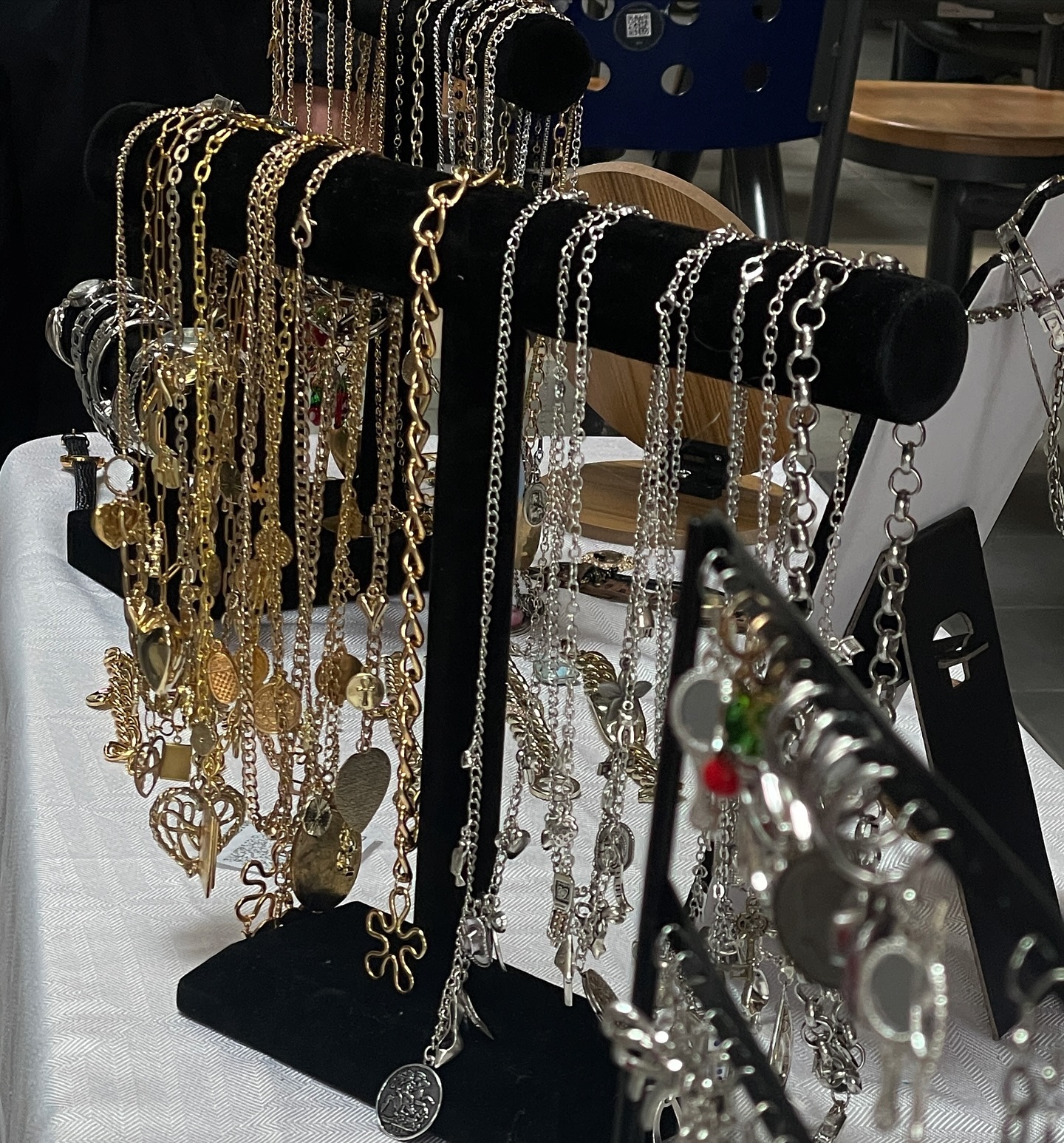 would anyone be interested in a Toronto pop up sale?