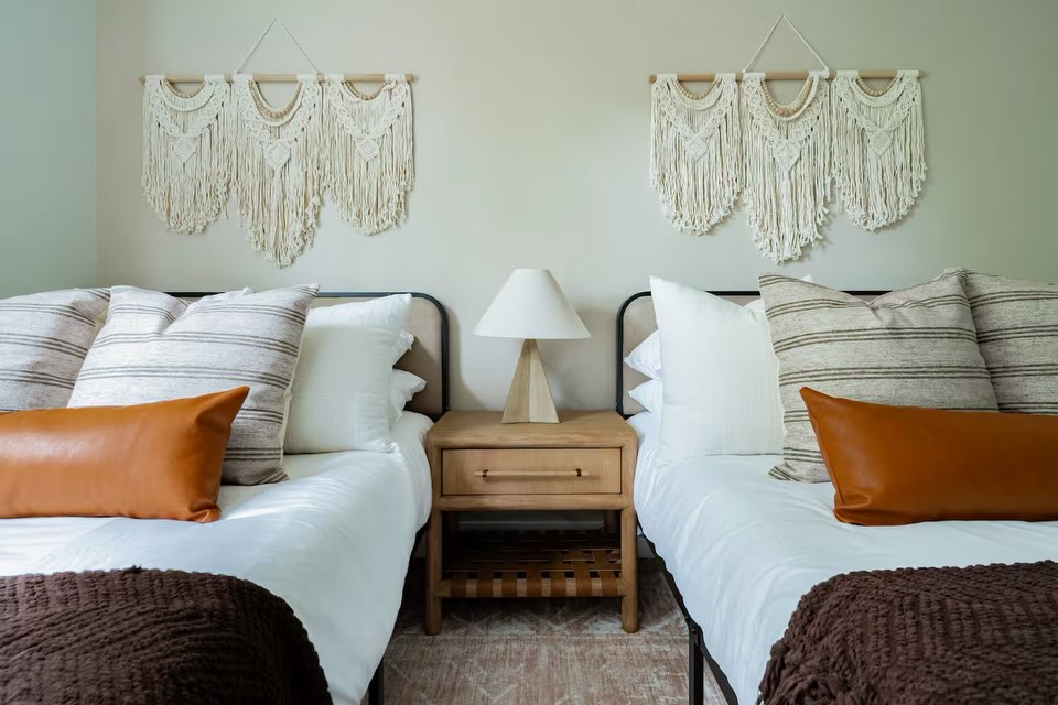 ~Designing with symmetry is my favorite~
📷: This airy & laid back B&B designed by me, made possible by @somerled.designs