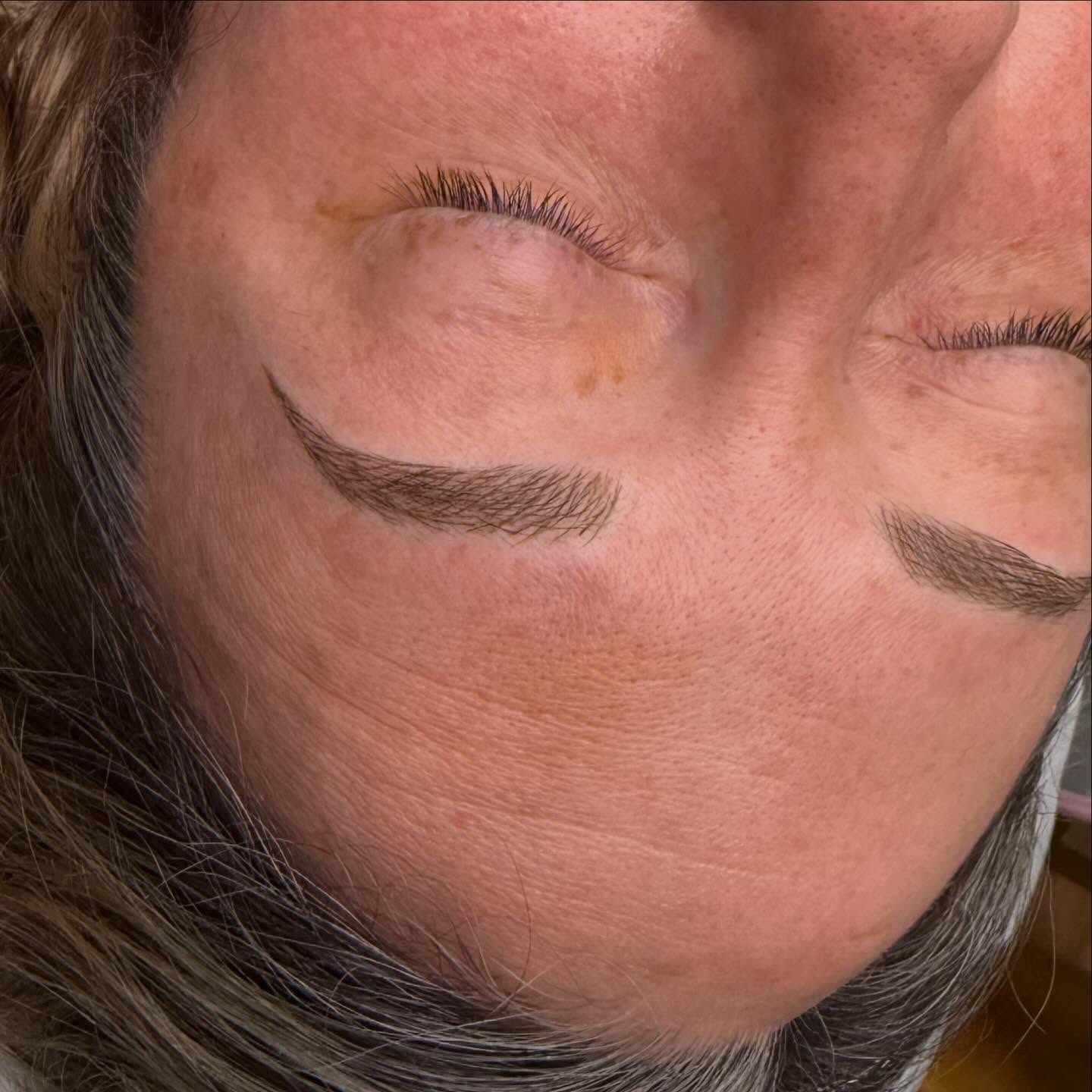 Congrats to all my clients from the past seven days who are starting their very first “no brow makeup” week tomorrow. 🥰🙌