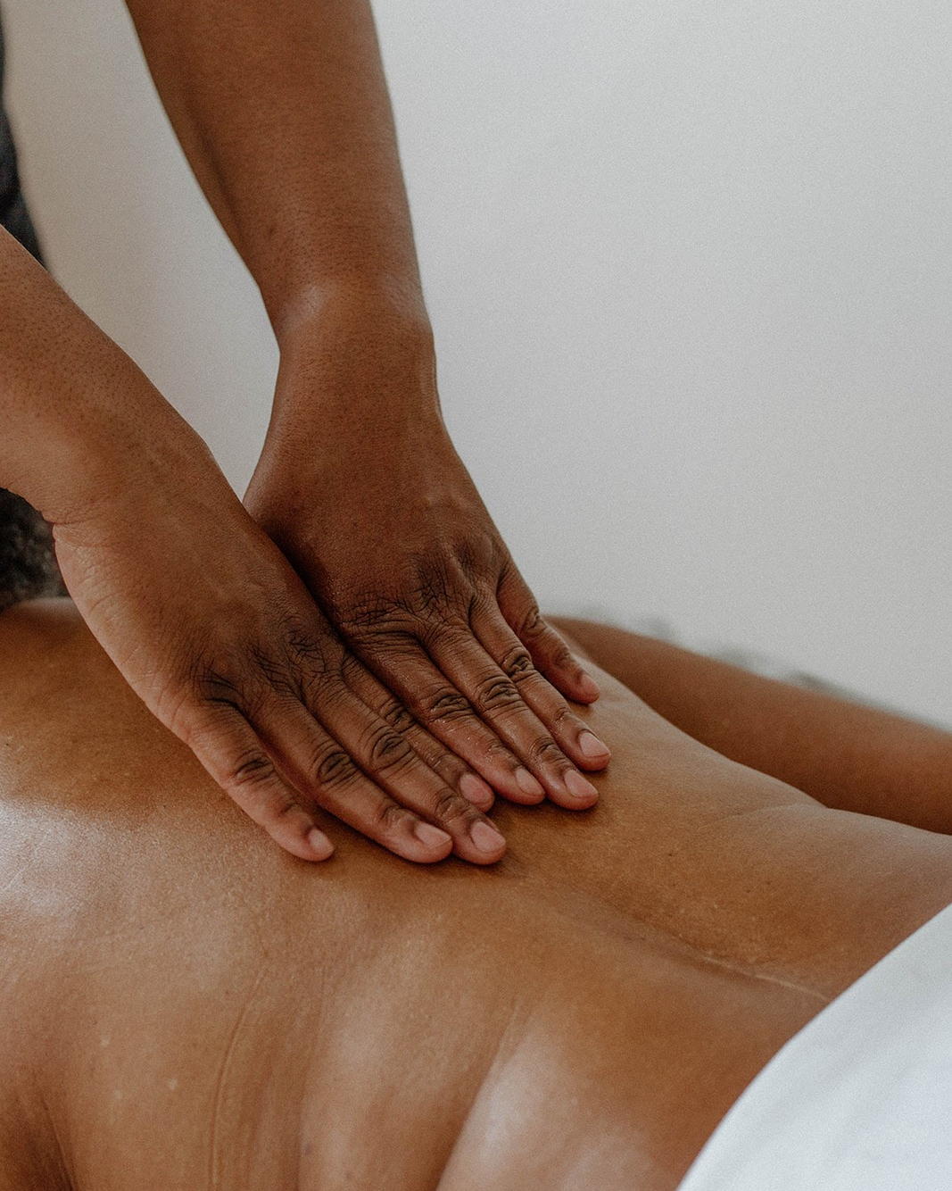 It's a short Week! Wishing you'd planned ahead and booked yourself a massage this week?
While I don't have availability this evening, There's no time like the present to plan ahead and book yourself an appointment. 💆
I've got a few appointments coming up later in the week and next week too! - head to the link in my bio to book! 🔗