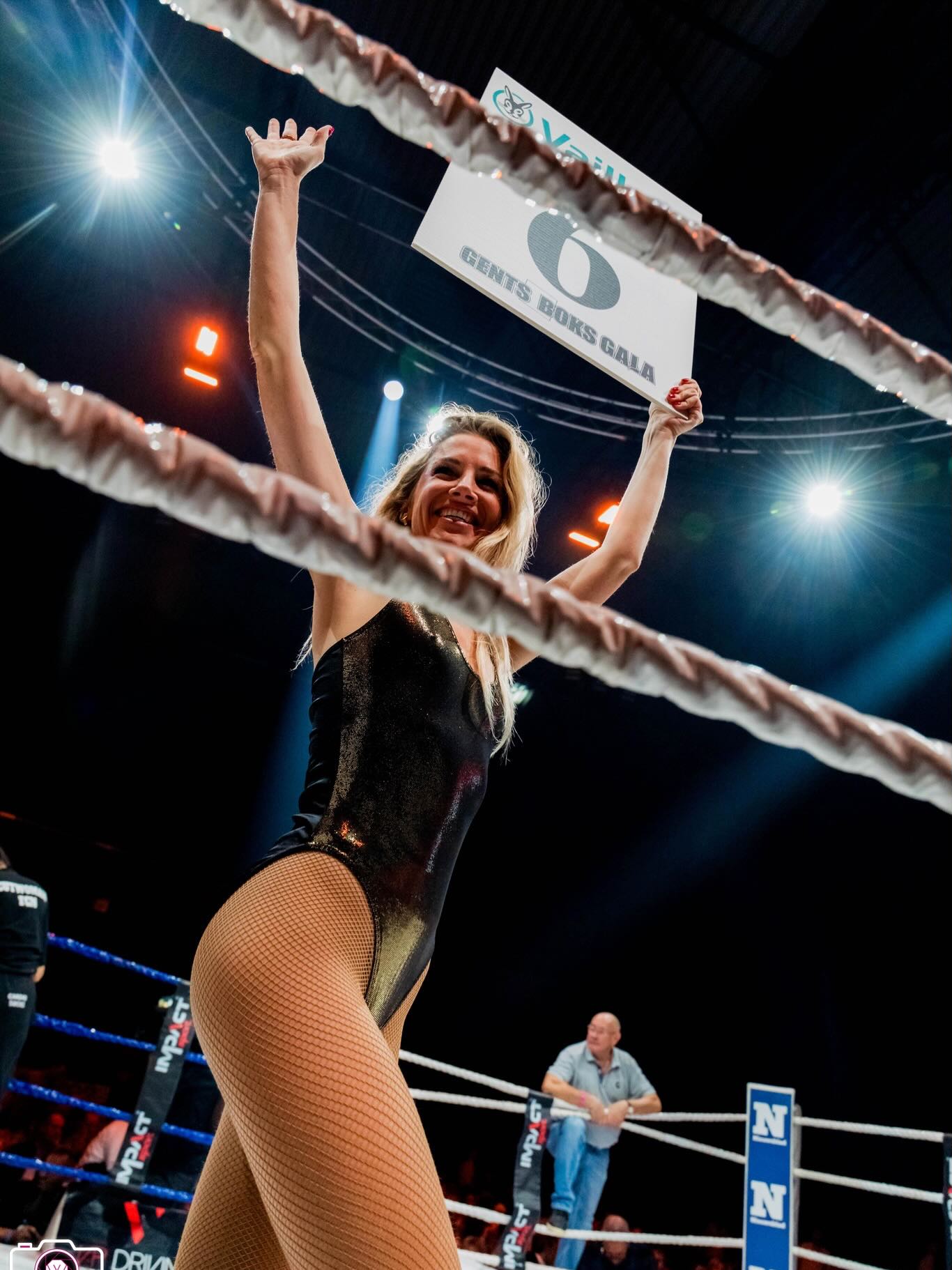 🥊🥊 Box match ready!
#boksgala #boksgalagent #enterteinment #ringgirl
📸 @doubleyou_pictures