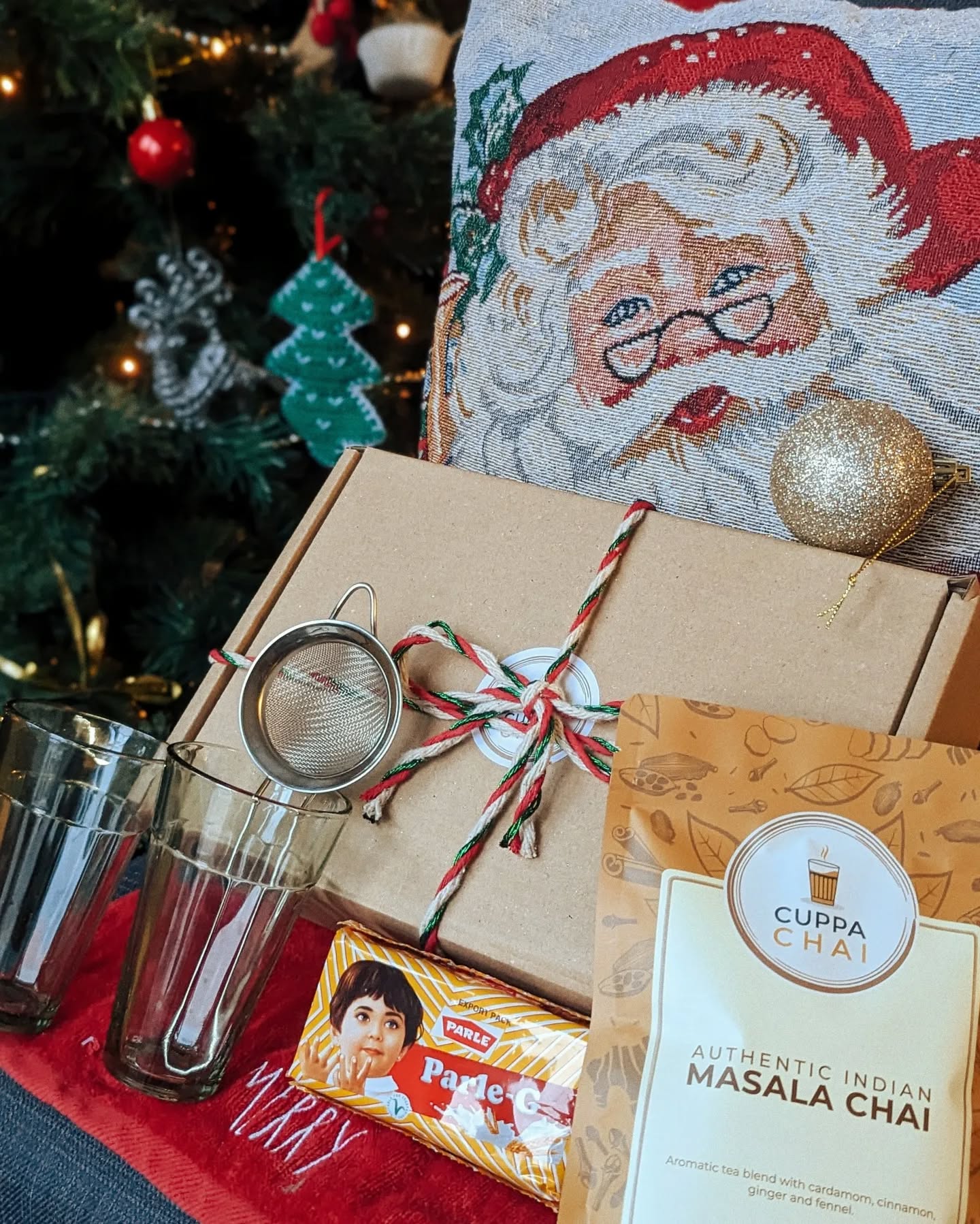 Our 🎁Chai Gift Boxes🎁are beautifully packaged and ready for Christmas, so there's less for you to do! Send them directly to your recipient when you order online, and even add a gift note whilst you're at it! 💌
.
.
.
#mycuppachai #tea #chai #indiantea #chaitea #teatime #timefortea #teablogger #smallbusiness #shopsmall #shopsmallforchristmas #teaaddict #thegiftofchai #teablends #teaholic #desichai #christmasgiftbox #teadrinker #masalachai #ilovetea #tealove #teabreak #teatasting #christmasgiftideas #teaparty #christmasgifting #chaiwala #christmasgifting #breakfast #cuppachai