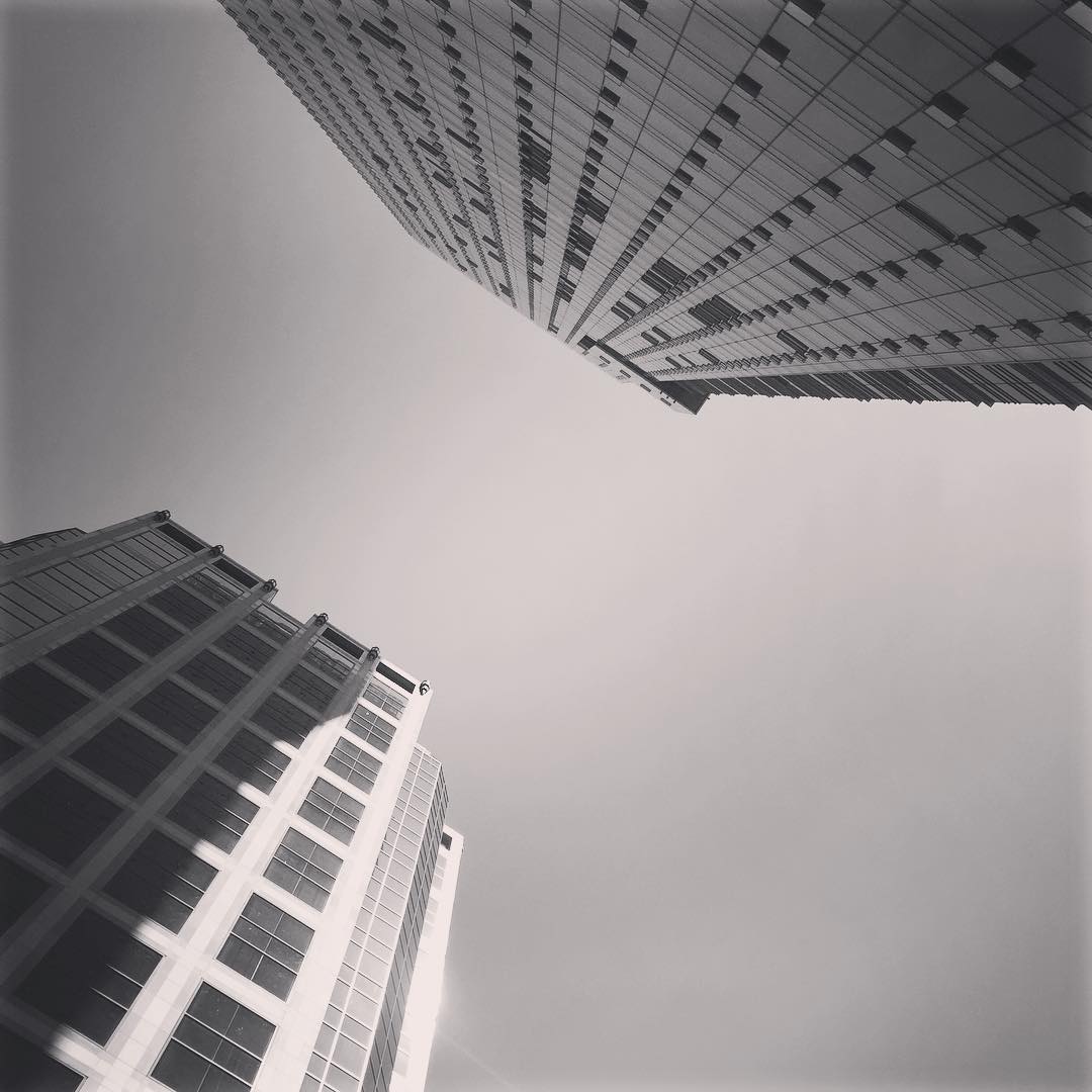 COAL HARBOUR 🔝 #vancouver #coalharbour #highrise #tower #realestate #vancity #realtor #vancouverrealtor #downtownvancouver #vancouverisaweaome #vancouverbc #blackandwhite #georgiastreet #vancityscape