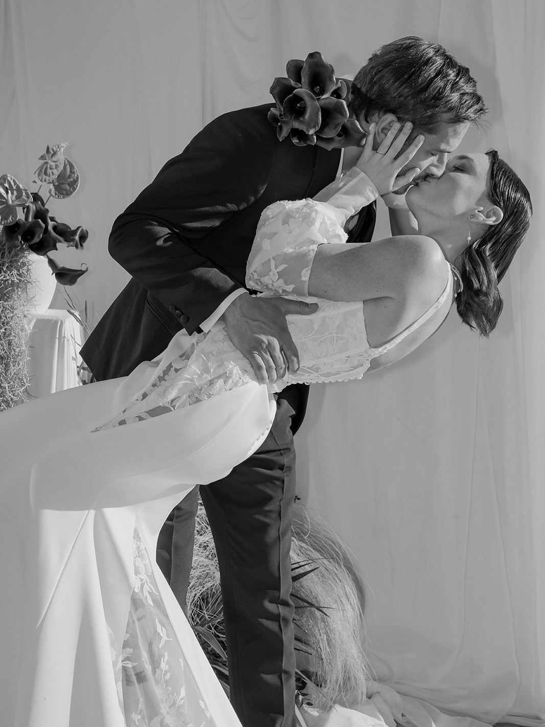 Sous un (rare) soleil d'hiver au Domaine de Canaille, la belle Rachel porte notre modèle Tamara ✨
Credits :
Wedding Planner & Designer : @bellavita_julia - Lieu : @domainedecanaille - Photographe : @naekovi.studio - Vidéaste : @hpe_wedding_film - Design floral et scénographie @_ateliernu - Location : @velvetrendezvous @jolibazaar - Traiteur : @ybridefoodevent - Coiffeuse : @amandinebhair.makeup - Maquilleuse : @line_beauty_makeup_institut_ - Robe : @manongontero - Costume : @i_gilles_marseille - Bijoux : @le_baiser_de_la_mariee - Wedding cake : @combavacake - Voiture : @voiturespassion - Modèles : @salutcestrachel & @simon__durso
#destinationwedding #weddinginspiration #robedemariee #bridallook