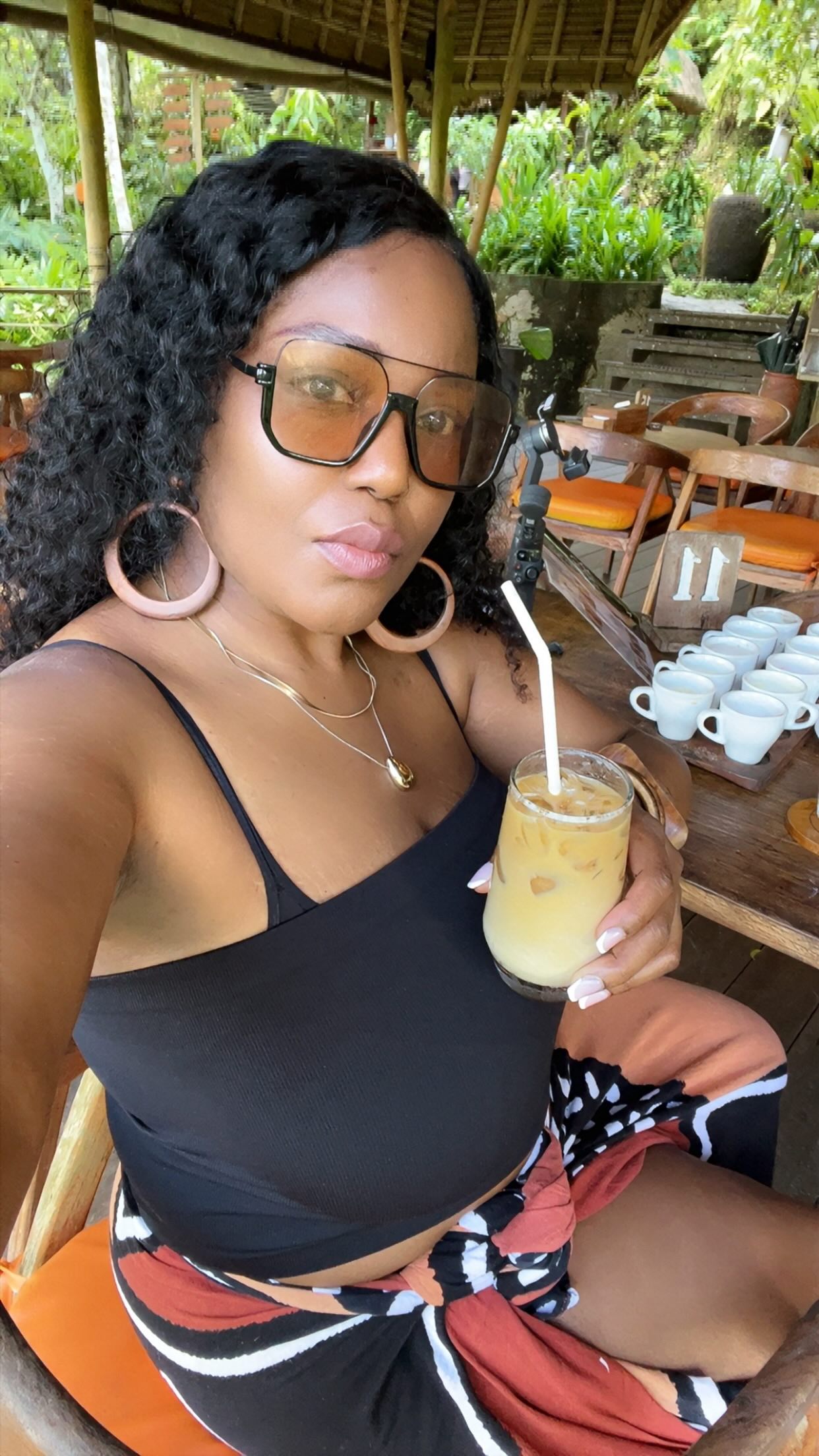 Just minding my business and being the blessing I am 😌✨. Not everyone gets it, but I do. And that is enough 🤌🏾.
Happy Friday jewels 🤗
・
・
・
#esjelife #maincharacterenergy #selfcelebration #beautywithgrace #godconfidence #healingjourney #softlifeera #divinelycrafted
・
POLL:
Jewel, what is on your face?