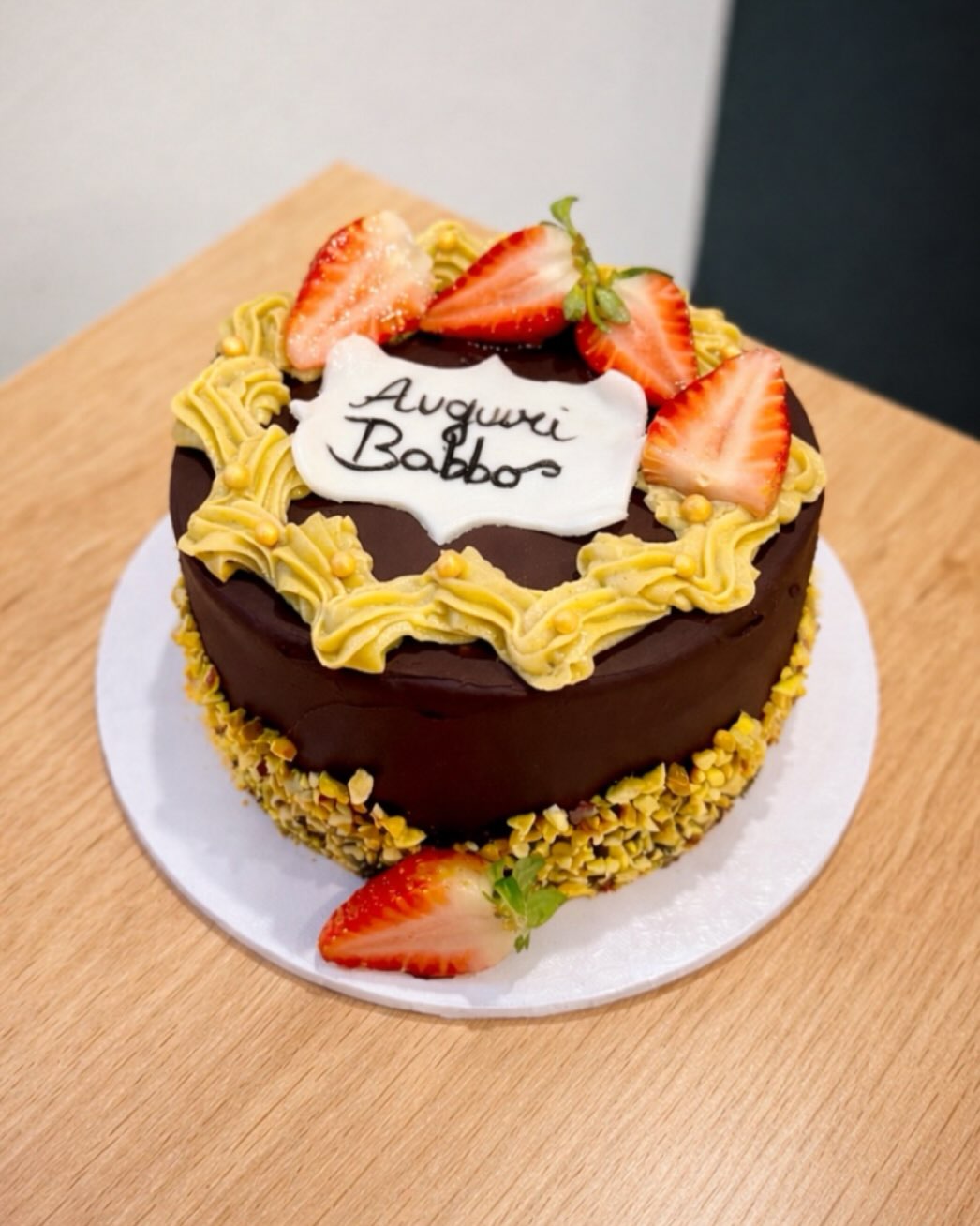 #Pistachiochocolatecake