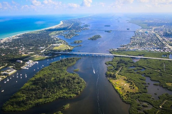 🎉 Exceptional Event 🥳
Naturare makes its debut in the USA 🇺🇸
😍We are very happy and proud of this, and we would like to thank our Magnificent Partners 💖
We're very happy to be able to introduce a bit of 🇫🇷 French terroir 🌱
to this beautiful country !
🌴Vero Beach in Florida is a splendid town
We're delighted to be able to share our uncompromising love of nature with everyone 🌿 100% or nothing!
🎉 Évènement exceptionnel 🥳
Naturare fait son entrée aux USA 🇺🇸
😍 Nous en sommes très contents et fiers, merci infiniment à nos Magnifiques Partenaires 💖
Nous sommes très heureux de pouvoir faire découvrir un peu du
🌱terroir français 🇫🇷 à ce beau pays !
🌴 Vero Beach in Florida est une ville splendide !
Nous sommes heureux de pouvoir partager avec tous notre amour pour le Naturel sans concession 🌿 Le 100% ou rien ! Pour une beauté lumineuse au naturel !
Picture ©floridaforboomers, Arial View of the Vero Beach Inlet.
#loveyou #loveyourself #naturel #usa #verobeach #verobeachflorida #frenchtouch #frenchtouchfishing #naturalcosmetic #naturalcosmeticslovers #organicskincare #frenchproduct #ecofriendly #ecofriendlyproducts #cosmetiquenaturelle #cosmetiquebio #terroirfrançais #madeinfrance #madeinfrance🇫🇷 #madeinfrancewithlove #unitedstates #suddelafrance #partenariat #beautybloggers #blogbeaute #travel #naturare #naturarefr #naturarebio #naturarefrance