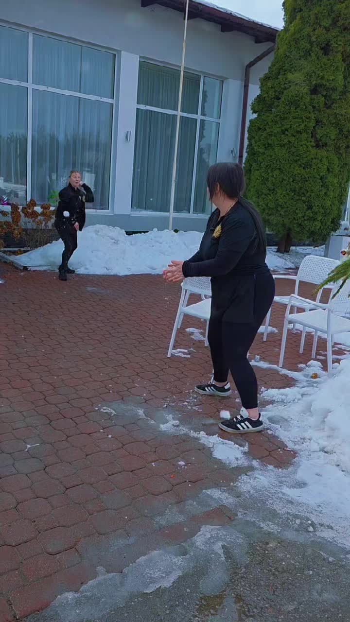 🌷✨ DZIEWCZYNY… CZAS SIĘ ZEBRAĆ. ✨🌷
7 marca w Sali u Artura robimy Dzień Kobiet, o którym będzie się mówiło jeszcze w poniedziałek przy kawie.
Na scenie – ŁOBUZY!
Czyli dokładnie ten moment, kiedy zaczyna się „idziemy tylko na kolację”, a kończy tańcem w szpilkach do 2 w nocy.
💃 Kolacja
🥂 Możliwość wniesienia własnego alkoholu
🎶 Muzyka, klimat, parkiet bez limitu
Start: 20:00
Cena: 240 zł / os.
I teraz najważniejsze.
🔥 Zostały ostatnie wolne miejsca. Serio ostatnie...
Stoły się domykają i za chwilę zostanie tylko opcja „czemu ja nie zarezerwowałam wcześniej?!”.
Więc zbierz ekipę:
– mamę
– siostrę
– przyjaciółkę
– koleżanki z pracy
– tę jedną, która zawsze mówi „nie wiem, zobaczę” (weź ją za rękę i zapisz)
📞 Rezerwacje: 696 420 230
📍 Zielonka, ul. Poniatowskiego 62
To jest wieczór dla nas 🌷
#dzieńkobiet❤️ #zielonka