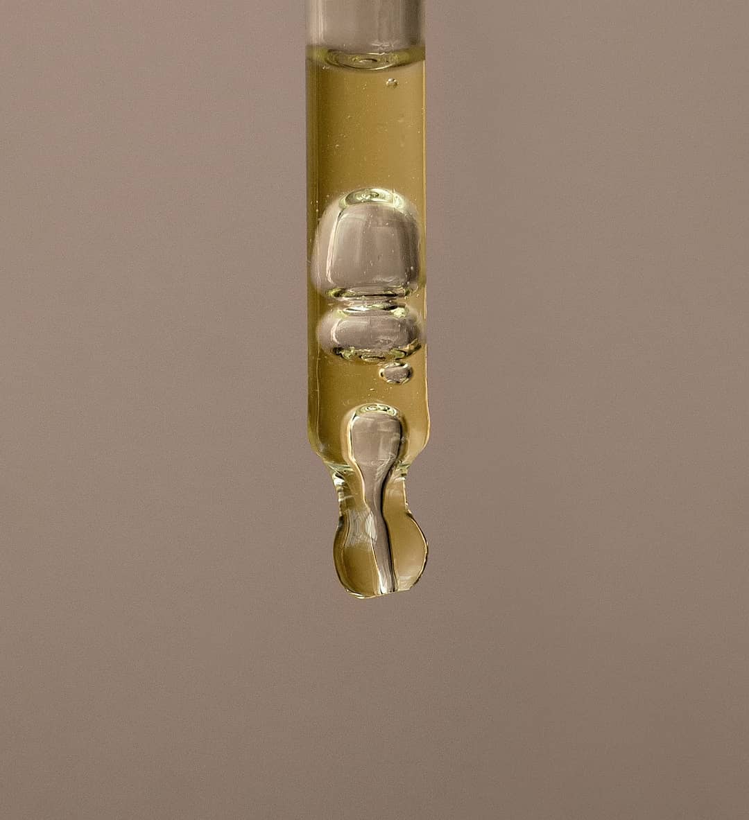 Argan oil can help to lighten the dark circles under your eyes and reduce under-eye puffiness. This is thanks to its high content of vitamin E and its anti-inflammatory and antioxidant properties.
It helps to keep the delicate skin under your eyes smooth without irritating it while reducing puffiness and dark circles under the eyes as well as fine lines and wrinkles. All within a few weeks, if you use it regularly. Just gently massage a few drops under eyes for a couple of minutes before going to sleep. Try to massage the skin in a circular motion as it will help in absorption of the oil. This way, your skin will be able to absorb all the nutrients in the oil while you are sleeping <3.
.
.
#mykatreg #morocco#arganoil
#argantree#supportsmallbusinesses
#moroccan #toxinfreebeauty#greenlife
#veganskincare#crueltyfree#skincare
#happyskin#katregorganics #organicbeauty #organicingredients #biocosmetics #recycle#recyclepackaging #berbers #soussmassa #Marrakesh
#sustainablebeauty #argan#katreg