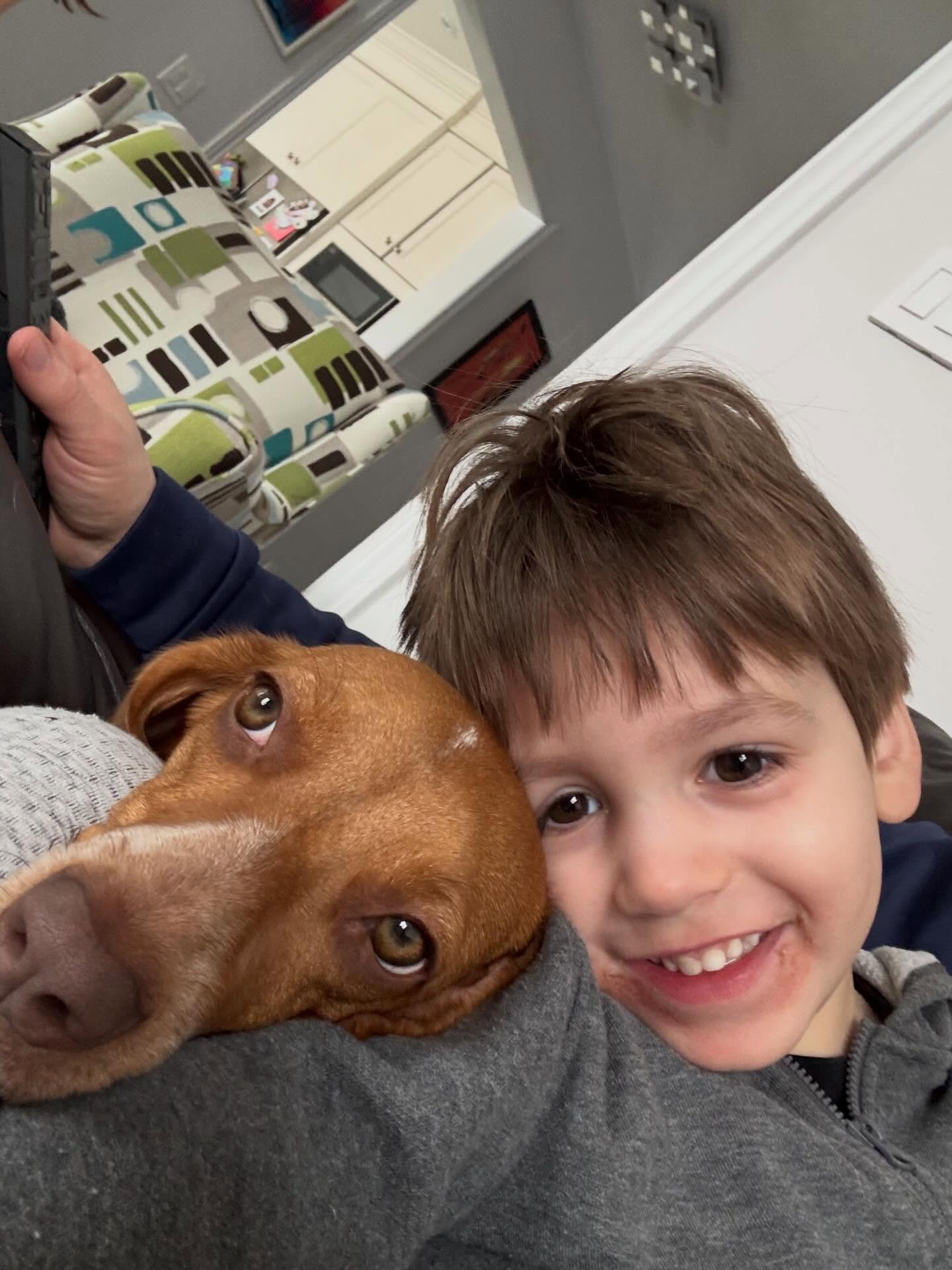 My Ezzy and Lucky.
#puppylove #dogtrainer #hound #dogsofinstagram #dogboarding
