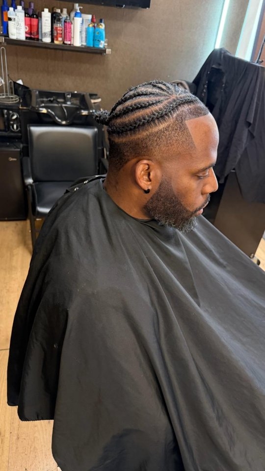 Book this Look under:
Men's Individuals/Cornrows/Stitch Braids
•
•
•
www.dmvprobraids.com/book-online
All New Clients require a consultation before booking
www.dmvprobraids.com/vbc
•
•
•
Like, Comment, Share or REPOST 🙏🏽💕
It costs you Nothing!
•
•
•
#dmvbraids #mensbraids #dmvmensbraids #Protectivestyle #dmvbraiders