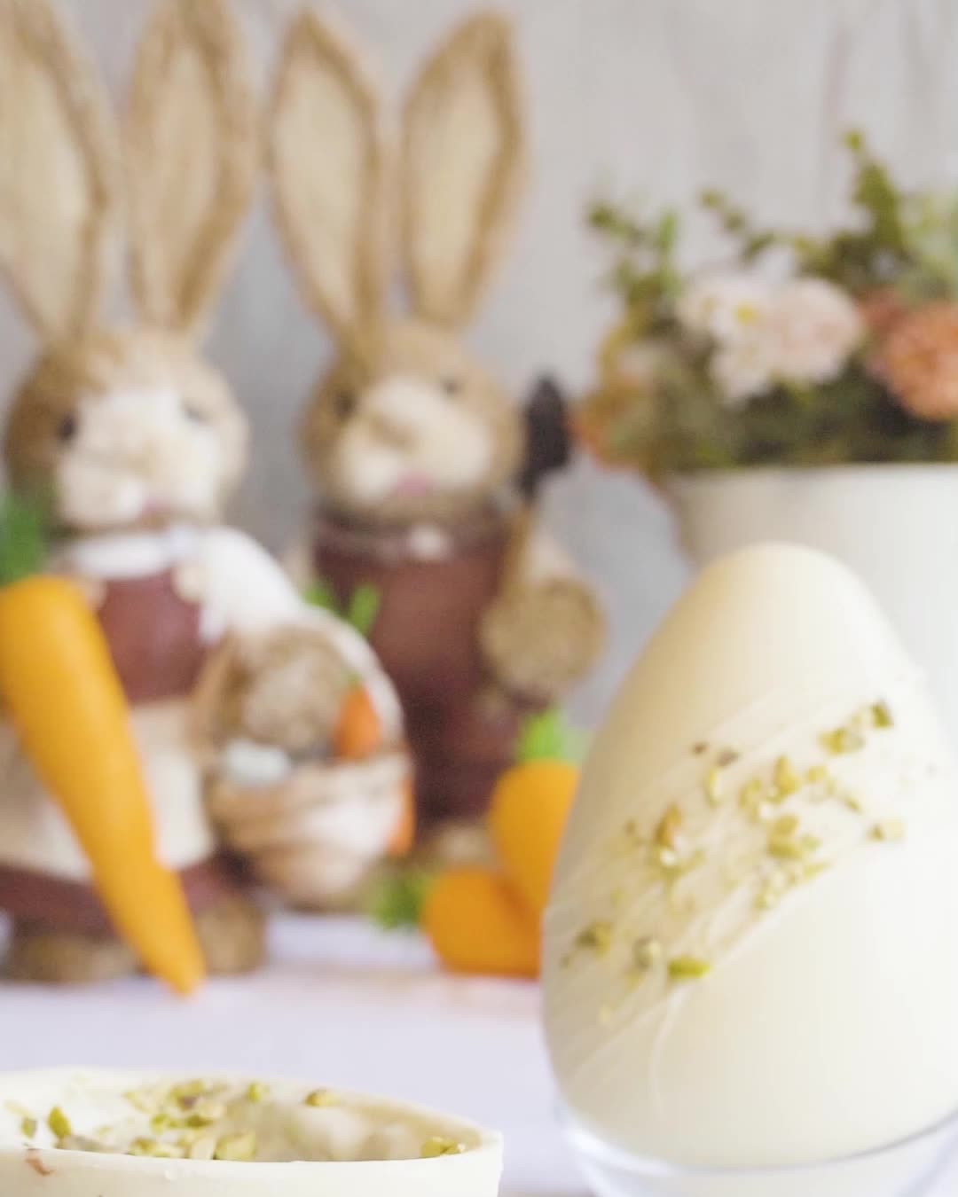 PĂSCOA SWEET SKULL 2026! đ°đ«
Ovo com Casca Recheada!đ
Pistache com Frutas Vermelhas:
Casca branca recheada com o melhor brigadeiro de pistache e calda artesanal de frutas vermelhas.
Valor: R$139
Peso: 550g
đČ Peça pelo link na bio e garanta os seus!
#SweetSkull #ConfeitariaSkull #PĂĄscoa