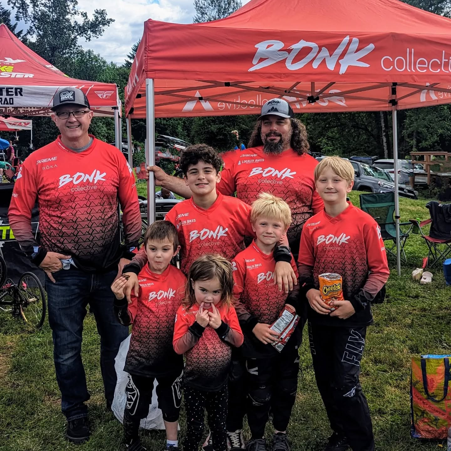 Over the weekend our local BMX track, @chehalem_valley_bmx, hosted a Gold Cup Qualifier race attracting racers from all over the PNW. Congratulations to the team and the track for a successful race day and event!!! 👊
#grit
#morekidsonbikes