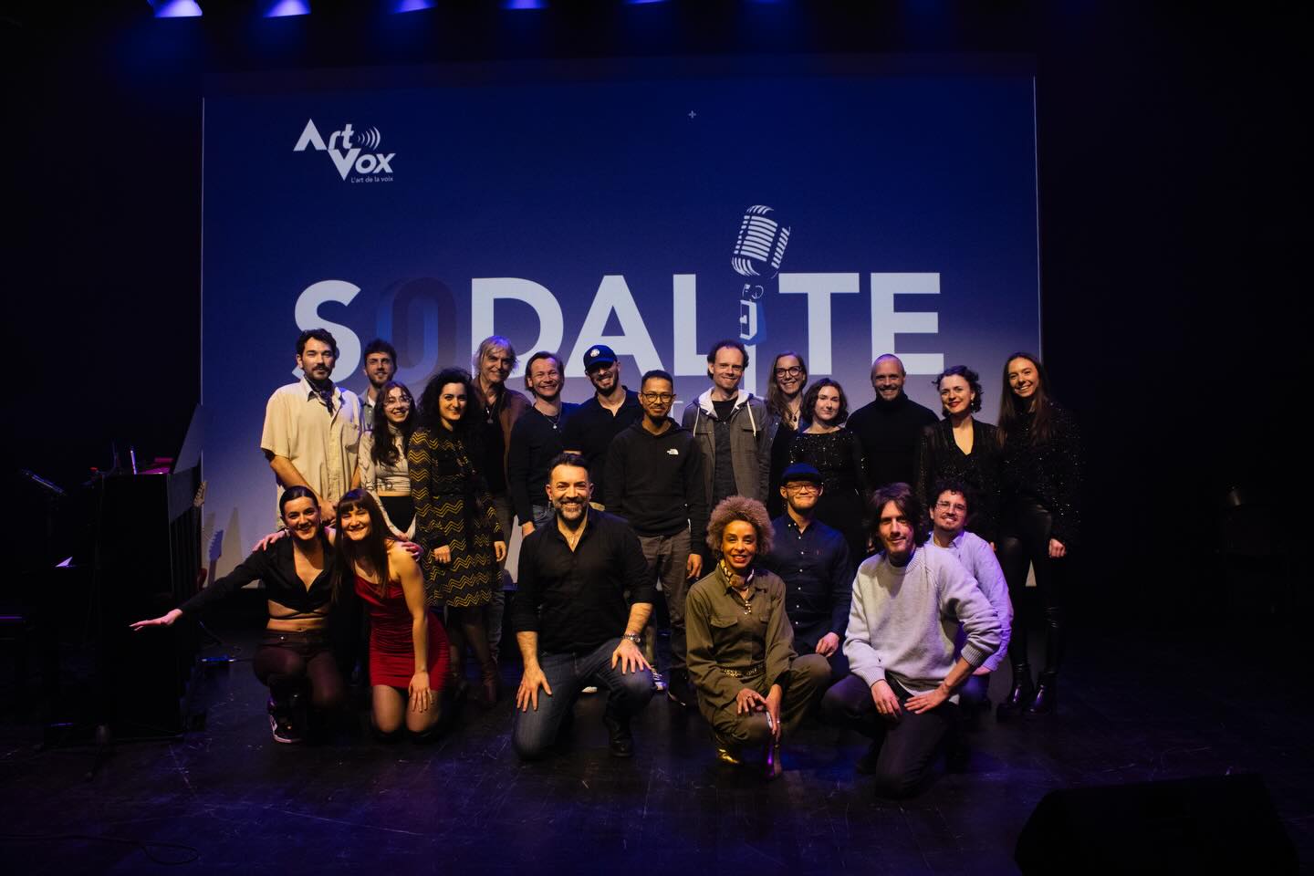 Retour en images sur une journée placée sous le signe de la découverte et de l’émotion.
Le 21 février, les talents de Sodalite se sont succédé sur scène à l’occasion du 2e quart de finale du tremplin dédié aux auteurs·compositeurs·interprètes, offrant des performances aussi intenses que sincères.
Un immense merci à tous les artistes pour leur générosité, leur énergie et ces moments suspendus.
Merci également au public, au jury et à toute l’équipe pour cette journée.
La suite très bientôt… 👀🎤
#sodalitetalents #tremplin #musique #auteurscompositeursinterprètes #scenelive