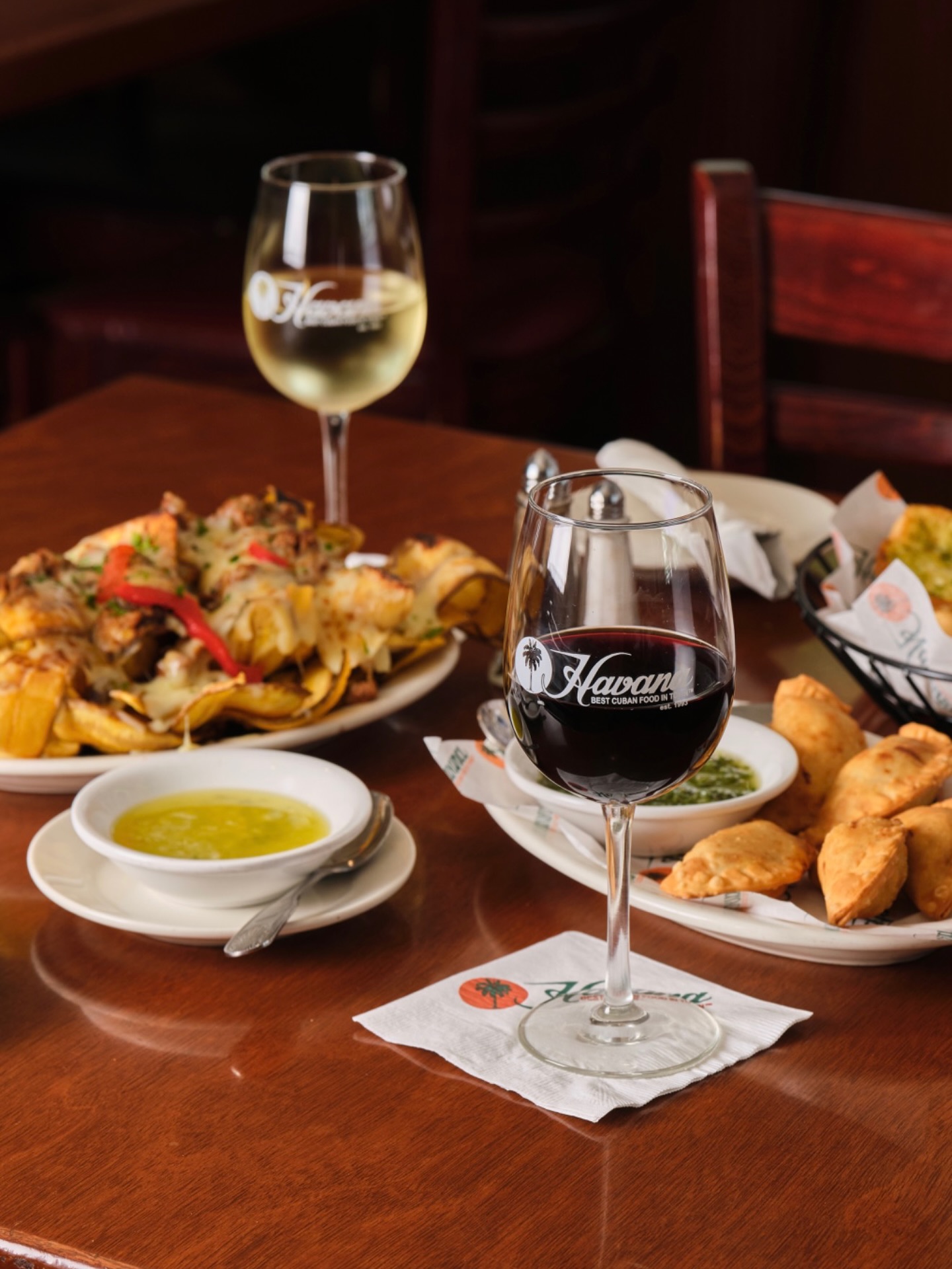 Wine Wednesday is better with friends 🍷✨
Join us at Havana for great wine, Cuban favorites, and the perfect midweek escape. #havanacubanfood