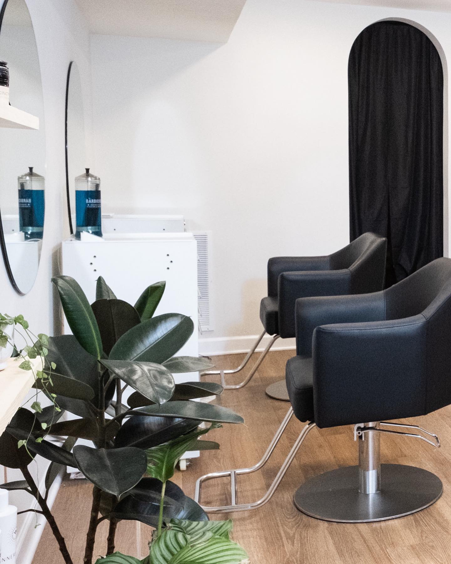 ⭐️HOW TO BOOK⭐️
You’ve probably noticed we’re a little different! We’re a two chair micro-salon and we’re more of a collective meaning our stylists have their own separate businesses but we still get the opportunity work together under the same roof 🤩🥲
Because of this we have our own booking practices so our schedules are customized to our clients and the way we know we work 🫶🏼
👇🏼If you’re interested in booking an appointment 👇🏼 choose the stylist you think will work best for you (@idothehair or @hairgab) and they’ll work with you directly to get you settled with an appointment.
If you’d interested in the soonest available appointment DM this account and we’ll better direct you on who to reach out to 💇🏼♀️💇🏼♂️🤍
Thank your for everyones patience and support we cant wait to see you in our chairs 💘 - Hanna&Gabby