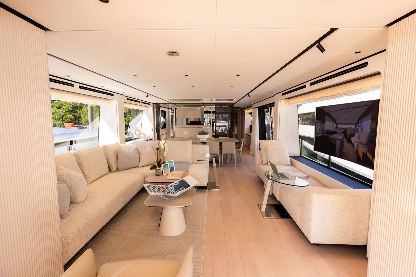 Introducing the American Debut of the Ferretti Yachts 940. A coastal chic interior layered with light, texture, and refined comfort. Designed with intention. Crafted with purpose.
.
.
.
.
.
#M2Develop #FerrettiYachts #YachtInterior #YachtDesign #InteriorDesign