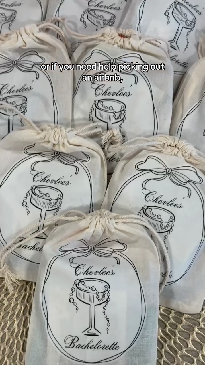 Link in our bio 🔗 if you need help with decor and beyond, Scottsdale Bachelorette is the perfect place to plan your green bachelorette weekend ⭐️🤍💍 #explore #scottsdale #scottsdalebachelorette #bachloretteparty #décor