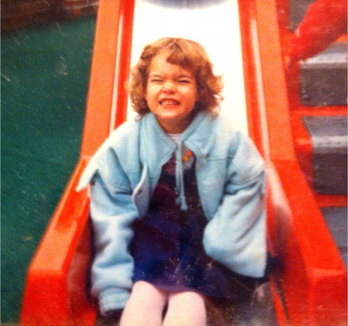 This is who is writing your cozy Christmas fantasy!
#childhood #authorlife #amwritingfantasy #trend #writersofinstagram