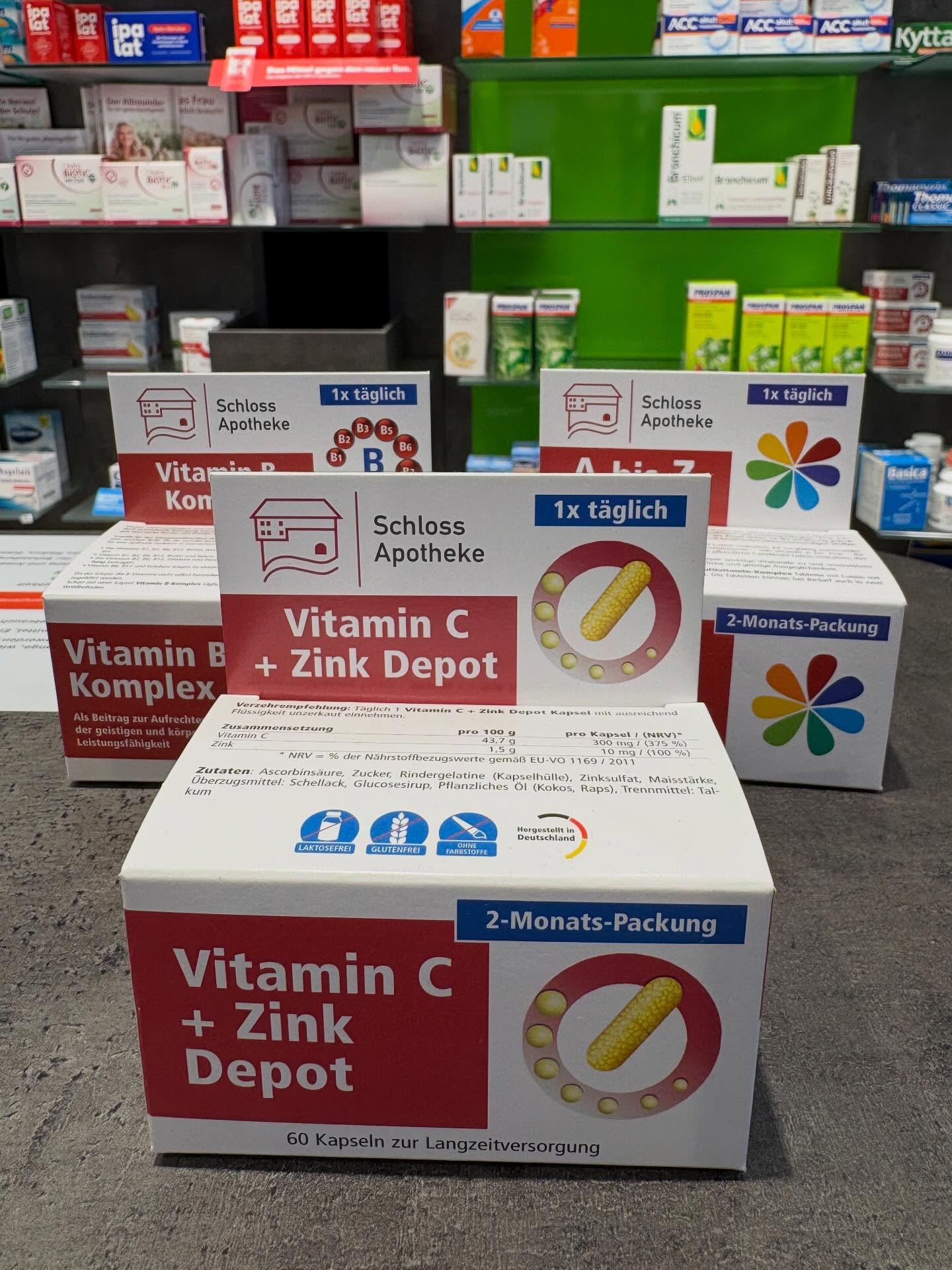 In der kalten Jahreszeit ist der Körper anfälliger für Viren und Bakterien 🦠
Das Immunsystem ist das größte Abwehrsystem im Körper, welches Krankheitserreger gezielt angreifen und bekämpfen kann.
Mit einer gesunden Ernährung und dem richtigen Maß an Bewegung kann das Immunsystem unterstützt werden. Besonders im Winter solltet ihr darauf achten ausreichend Vitamine durch Obst und Gemüse zu euch zu nehmen. 🥦 🚶♀️
Um das Immunsystem noch zusätzlich zu unterstützen oder die Erkältungssymptome etwas abzuschwächen, kann zusätzlich Vitamin C und Zink eingenommen werden. Zink ist ein wichtiger Baustein für die Immunabwehr und kann in Kombination mit Vitamin C Viren bekämpfen. 💊
Natürliche Quellen für Vitamin C sind Brokkoli, Paprika und Orangen. 🍊
Wenn ihr wissen möchtet wie ihr euer Immunsystem unterstützen könnt, dann sprecht uns gerne darauf an!
#immunsystem #erkältung #apotheke #vitamine #wirfüreuch