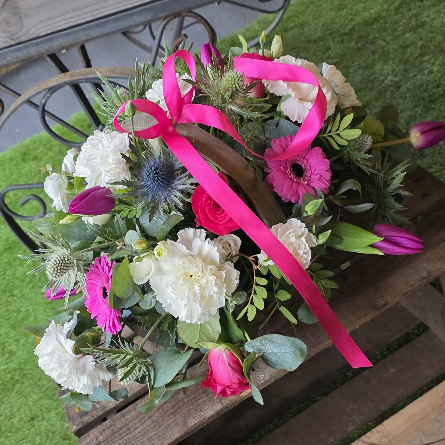 Elevate your gifting game this year…
Looking for luxury flowers in Burntwood? The Brightest Bloom creates elegant, handcrafted bouquets designed to impress. From sophisticated birthday arrangements to stunning celebration flowers, every bouquet is made with care and attention to detail
Because the most important moments deserve exceptional flowers.
📩 DM now to secure your order or book your Burntwood flower delivery today.
#TheBrightestBloom #LuxuryFlowers #BurntwoodFlorist #FlowerDeliveryBurntwood #floristnearme