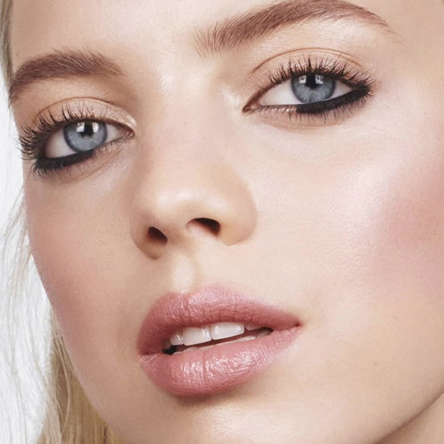 Cette semaine, je mets mon savoir-faire au service de @milkmakeup, retrouvez-moi au
📌 Sephora Euralille
🗓️ vendredi 20 et vendredi 27 février 2026
Hâte de vous faire découvrir cette marque et de partager mes astuces de pro avec vous