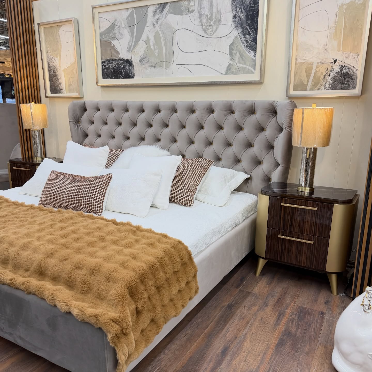 🚩INICIAMOS D’ORTIZ MUEBLES EN EXPO MUEBLE INTERNACIONAL 🚩
Te esperamos del 18 al 21 de Febrero en Expo Guadalajara
📌 SALON JALISCO, STANDS: 15025, 15027, 14024 y 14026
🌐 https://www.dortizmuebles.com
📲 https://wa.me/523314096151
TE ESPERAMOS EN NUESTRAS SUCURSALES:
📌SUCURSAL ZAPOPAN
Av. Patria No. 603 Esquina Aldous Huxley
Colonia Jardines Universidad
Zapopan, Jalisco México.
Cel Ventas 33 2612 1670
📌SUCURSAL NAUCALPAN
Periférico Blvd. Manuel Avila Camacho No.550
Naucalpan de Juárez, Edo Mex.
Cel Ventas 55 6086 6314
Expo Mueble Internacional
#EXMII26 #ExpoMuebleInternacional #mueblesexclusivos #dortizmuebles #mueblesdeitalia