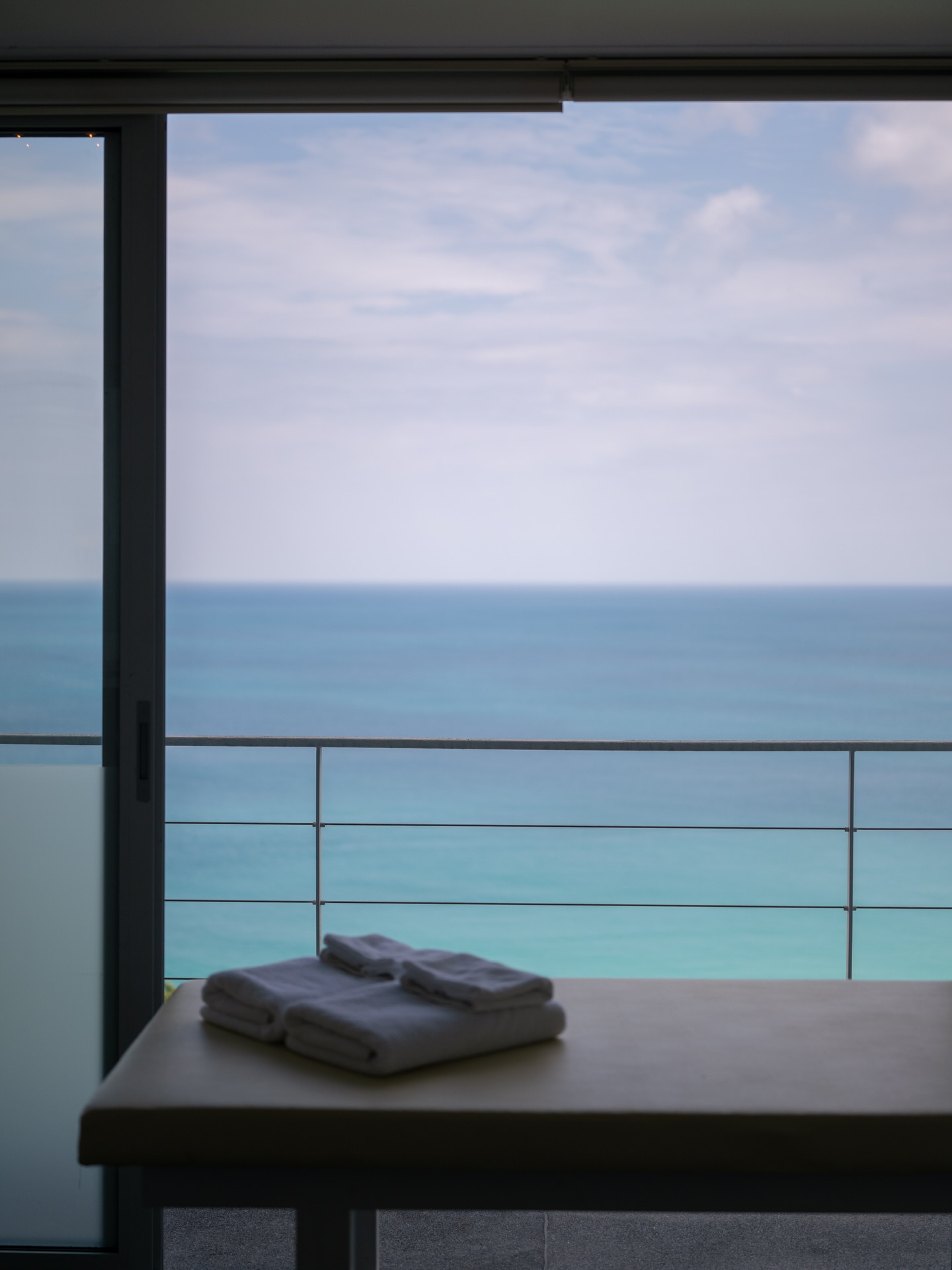 Private therapy. Open horizon.
Wellness, above the Andaman.
Bluesiam Villa
#bluesiam #bluesiamvillas #phuketvilla #surinbeach #phuket