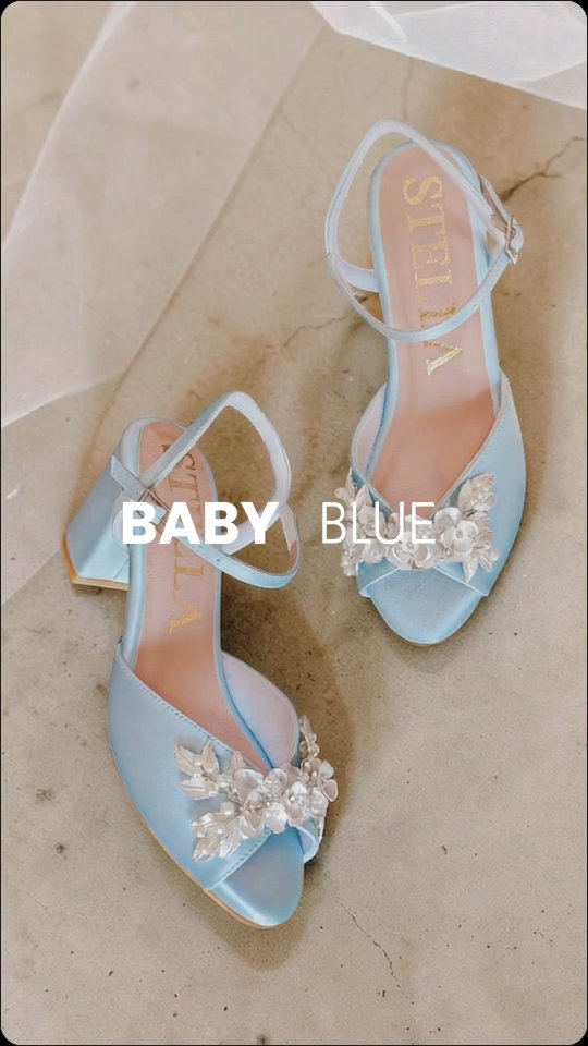 💙 ¿Te casarías con algo baby blue? 👰🏻♀️✨
Estos zapatos de novia color baby blue no solo cumplen con el “something blue”, también están diseñados para que bailes TODA la noche sin dolor 🥹
Tacón cómodo, diseño personalizado y ese tono azul que roba miradas en cada paso.
Si tu boda es este año, guarda este video porque los zapatos de novia azules están siendo tendencia 💙
¿Te atreverías a salir del clásico blanco? 👀
#ZapatosDeNovia
#ZapatosBabyBlue
#Novias2026
#BrideToBe
#SomethingBlue
ZapatosPersonalizados
BodasMéxico
StellaShoes