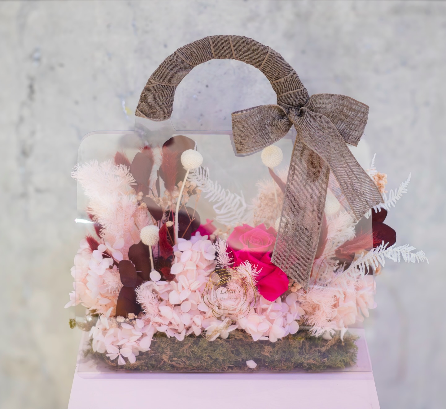 The only thing better that a flower is a flower that will never die. Check out full collection of dried arrangements in-store
#torontosmallbusiness #driedflowerbouquet #infiniterose
