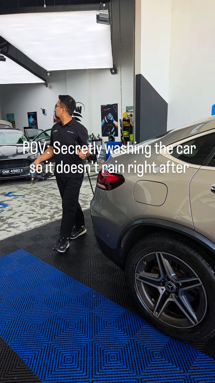 Is it a car wash or a rain dance? Only time will tell. 💃🚿
#cardetailing
📍 Northstar@AMK #01-52
📱 9668-9274
🌐 www.washlah.com.sg