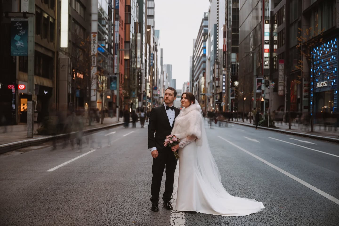T O K Y O
This beautiful bride eloped in Tokyo! I was absolutely thrilled to receive some beautiful images of the day.
Intimate, timeless, incredible.
Thank you for trusting us to make your dress fit perfectly ✨️
📷 - @henrydweddings
#elopement #wedding #bridalalterations