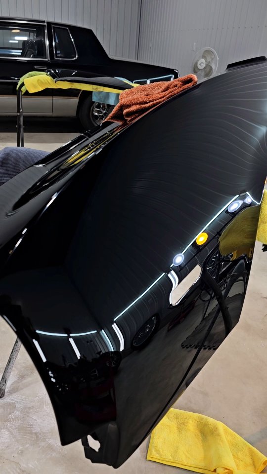 This is what we strive for.
Body work on point 👌 @bodymotive_services
Wetsanded 1000grit to 3000grit
.
.
.
.
.
Flatter than your prom date @therealshinedoctor